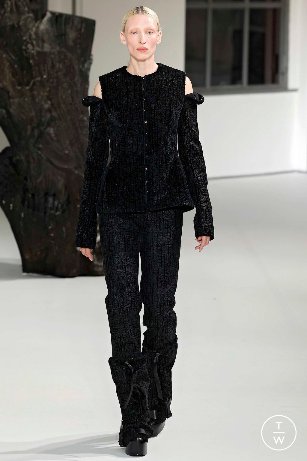 Fashion Week Milan Fall/Winter 2023 look 29 from the Del Core collection womenswear