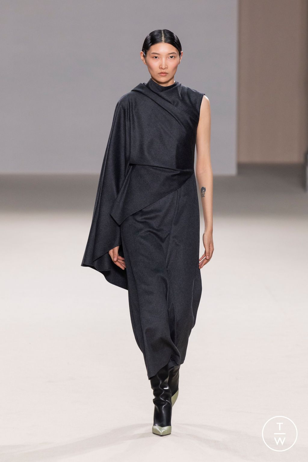 Fashion Week Milan Fall/Winter 2024 look 2 de la collection Del Core womenswear