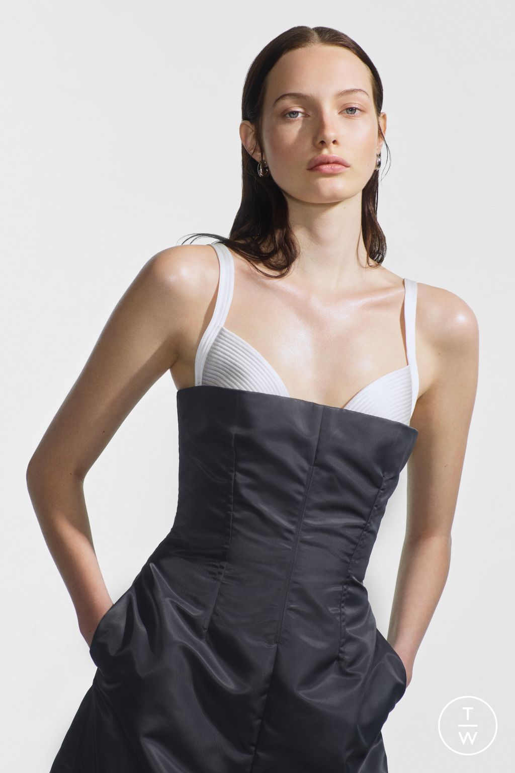 Fashion Week Milan Resort 2025 look 20 de la collection Del Core womenswear