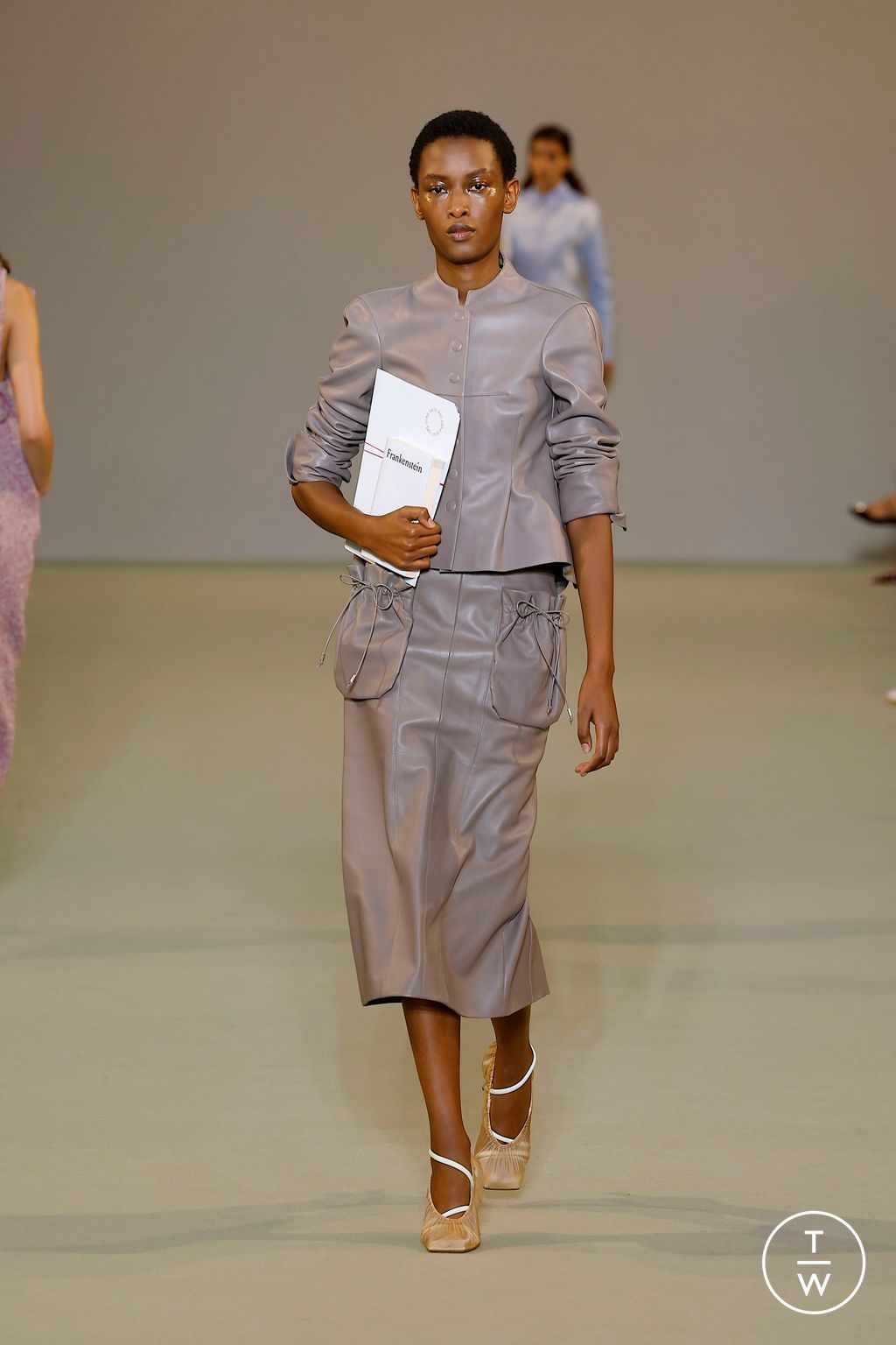 Fashion Week Milan Spring-Summer 2025 look 40 from the Del Core collection womenswear