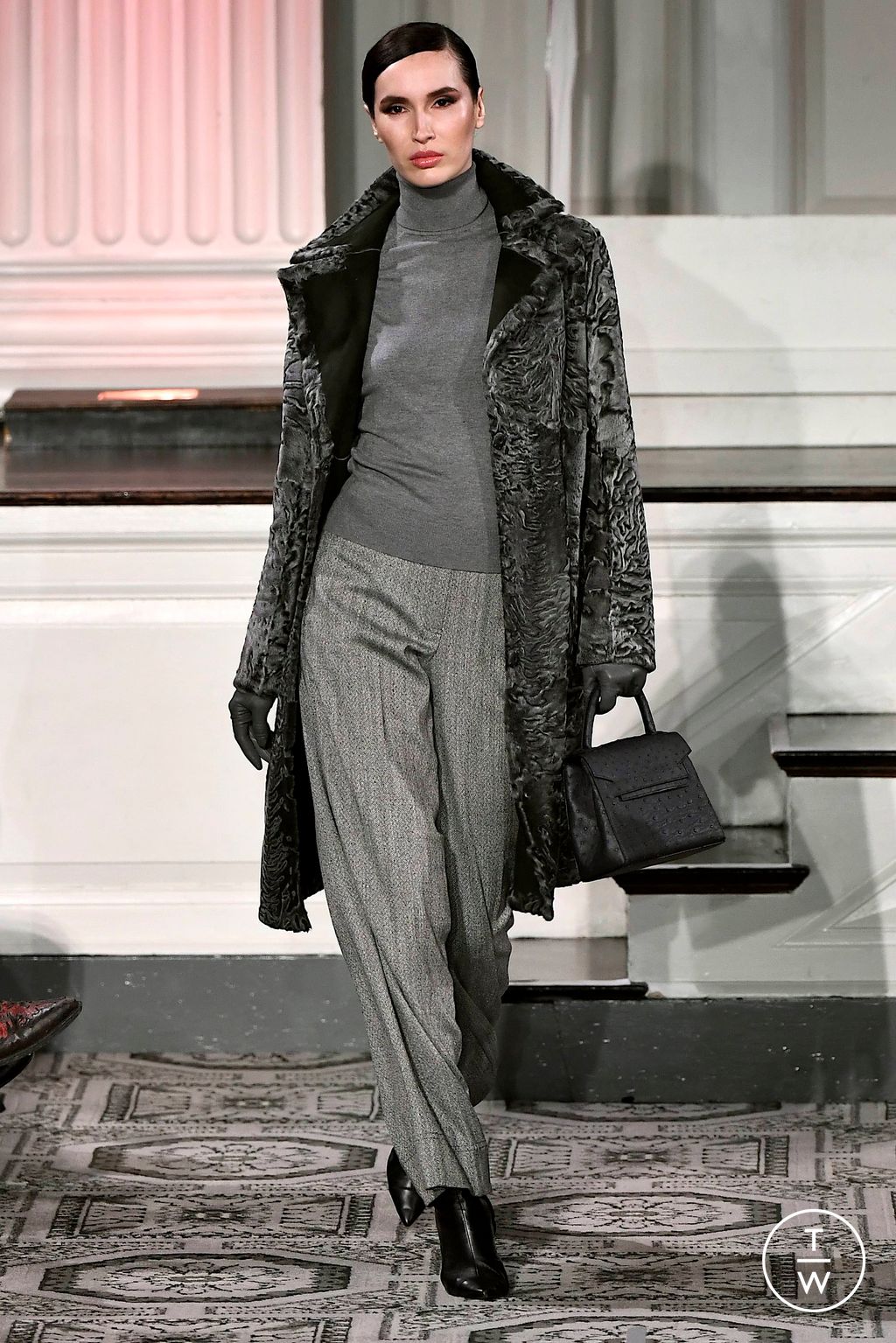 Fashion Week New York Fall/Winter 2023 look 5 from the Dennis Basso collection womenswear