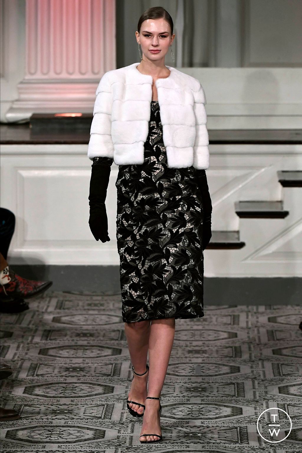 Fashion Week New York Fall/Winter 2023 look 11 from the Dennis Basso collection womenswear