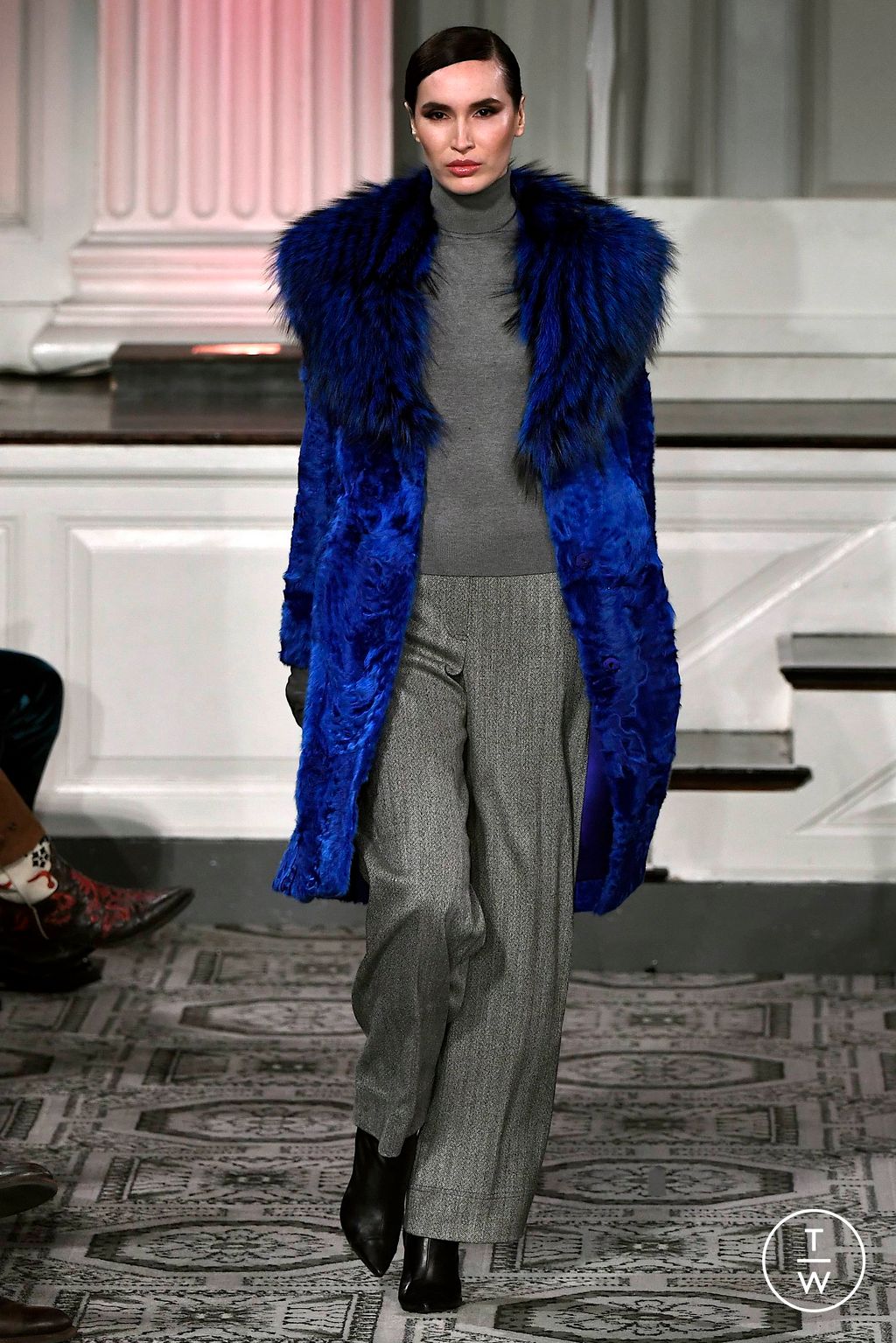 Fashion Week New York Fall/Winter 2023 look 20 from the Dennis Basso collection womenswear