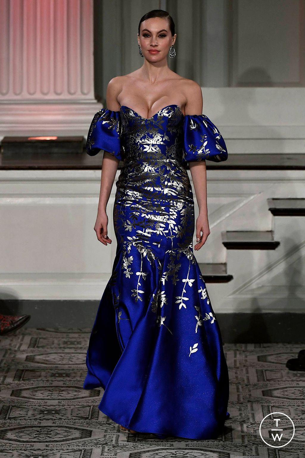 Fashion Week New York Fall/Winter 2023 look 24 de la collection Dennis Basso womenswear