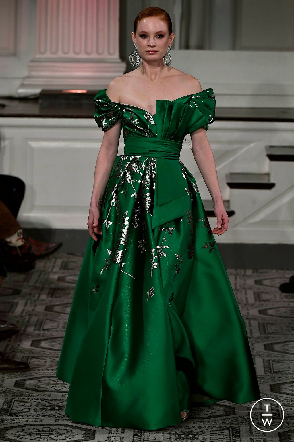 Fashion Week New York Fall/Winter 2023 look 27 de la collection Dennis Basso womenswear