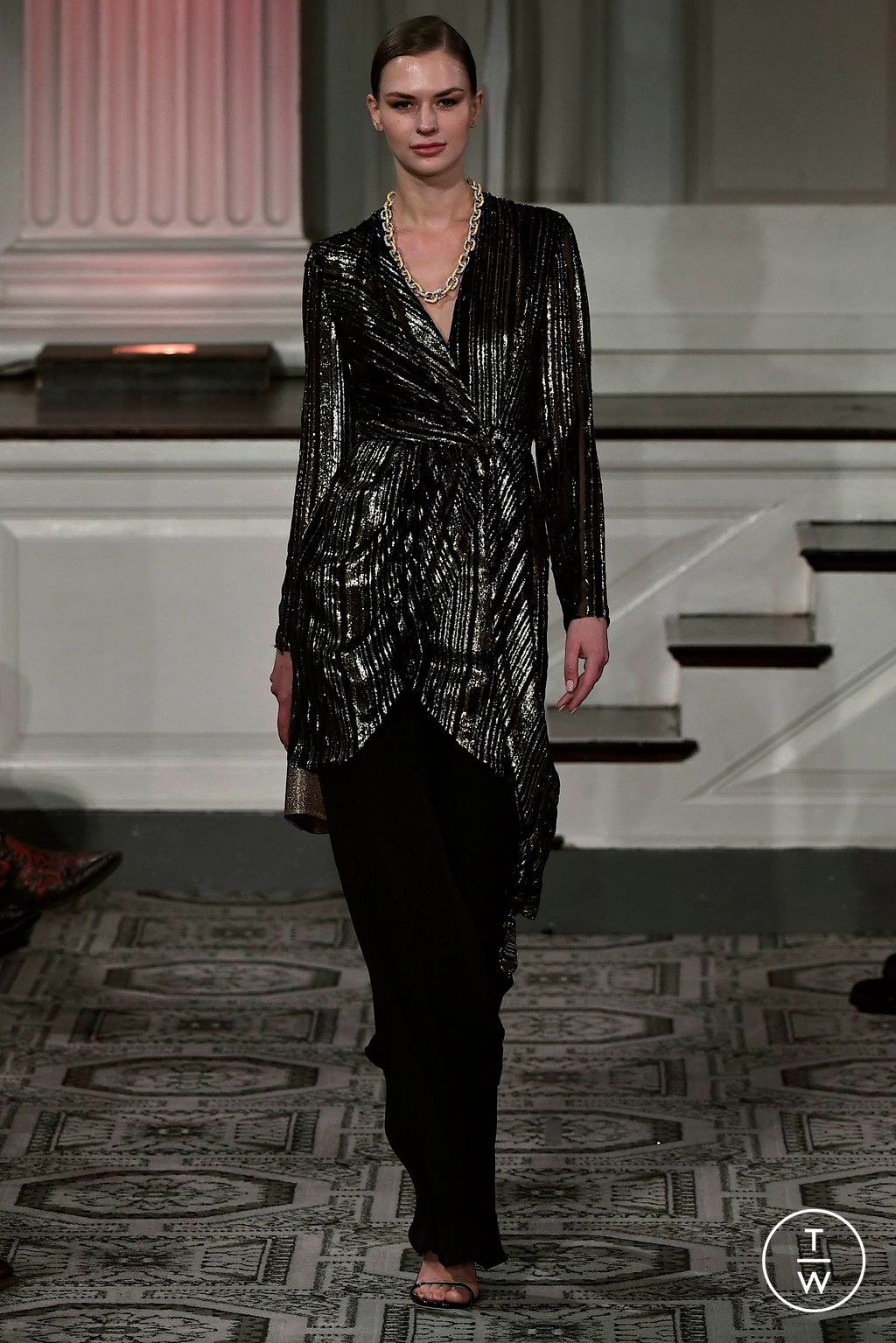 Fashion Week New York Fall/Winter 2023 look 31 de la collection Dennis Basso womenswear