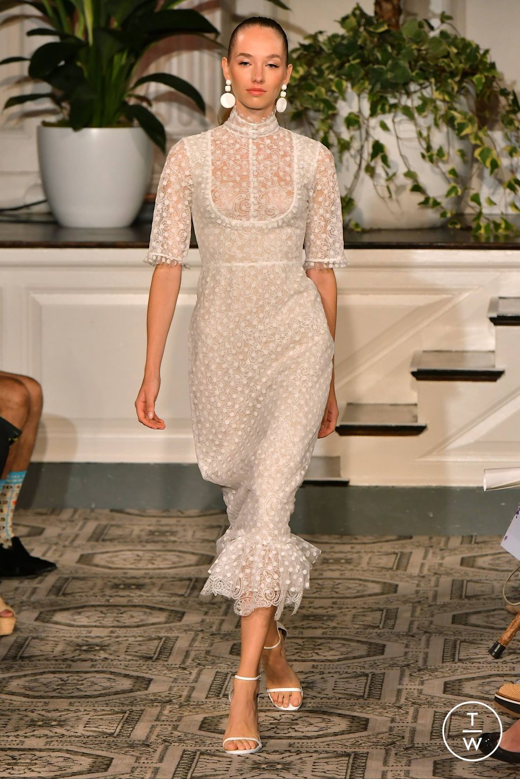 Fashion Week New York Spring/Summer 2024 look 4 de la collection Dennis Basso womenswear