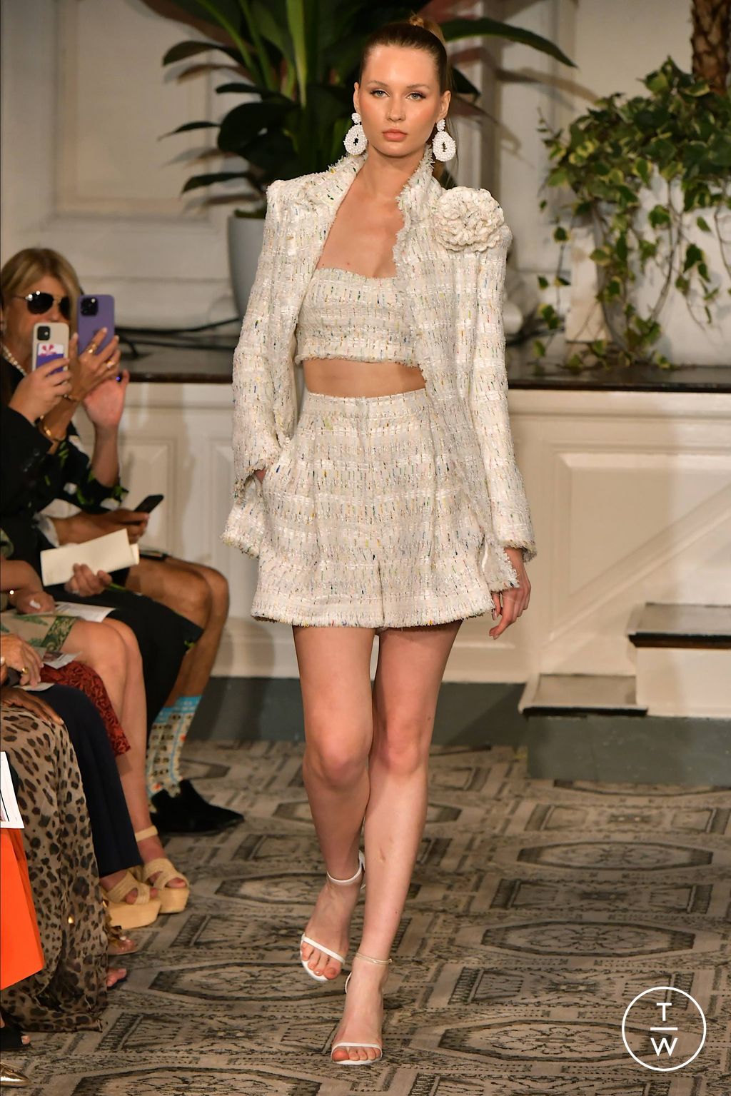 Fashion Week New York Spring/Summer 2024 look 5 de la collection Dennis Basso womenswear