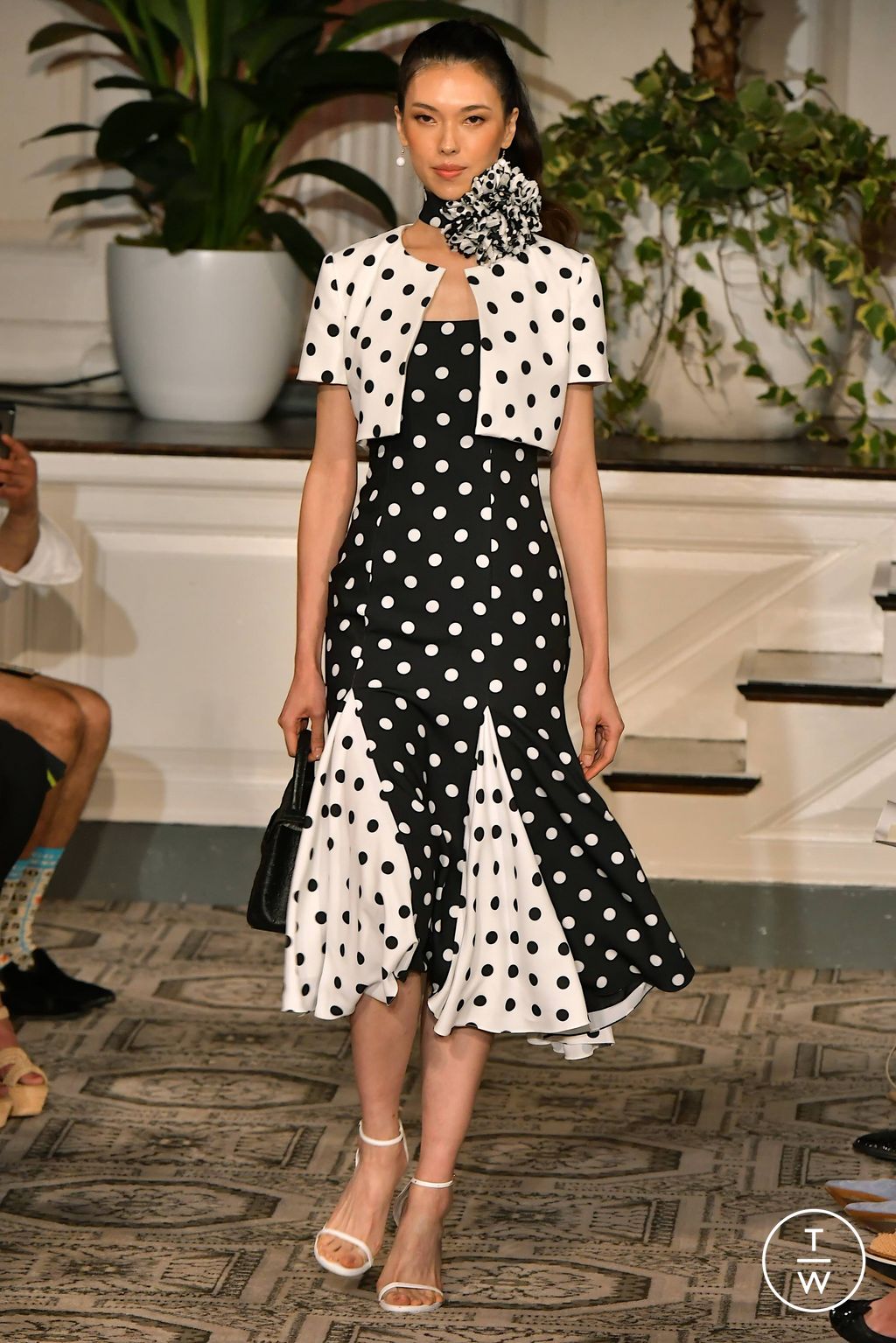 Fashion Week New York Spring/Summer 2024 look 8 de la collection Dennis Basso womenswear