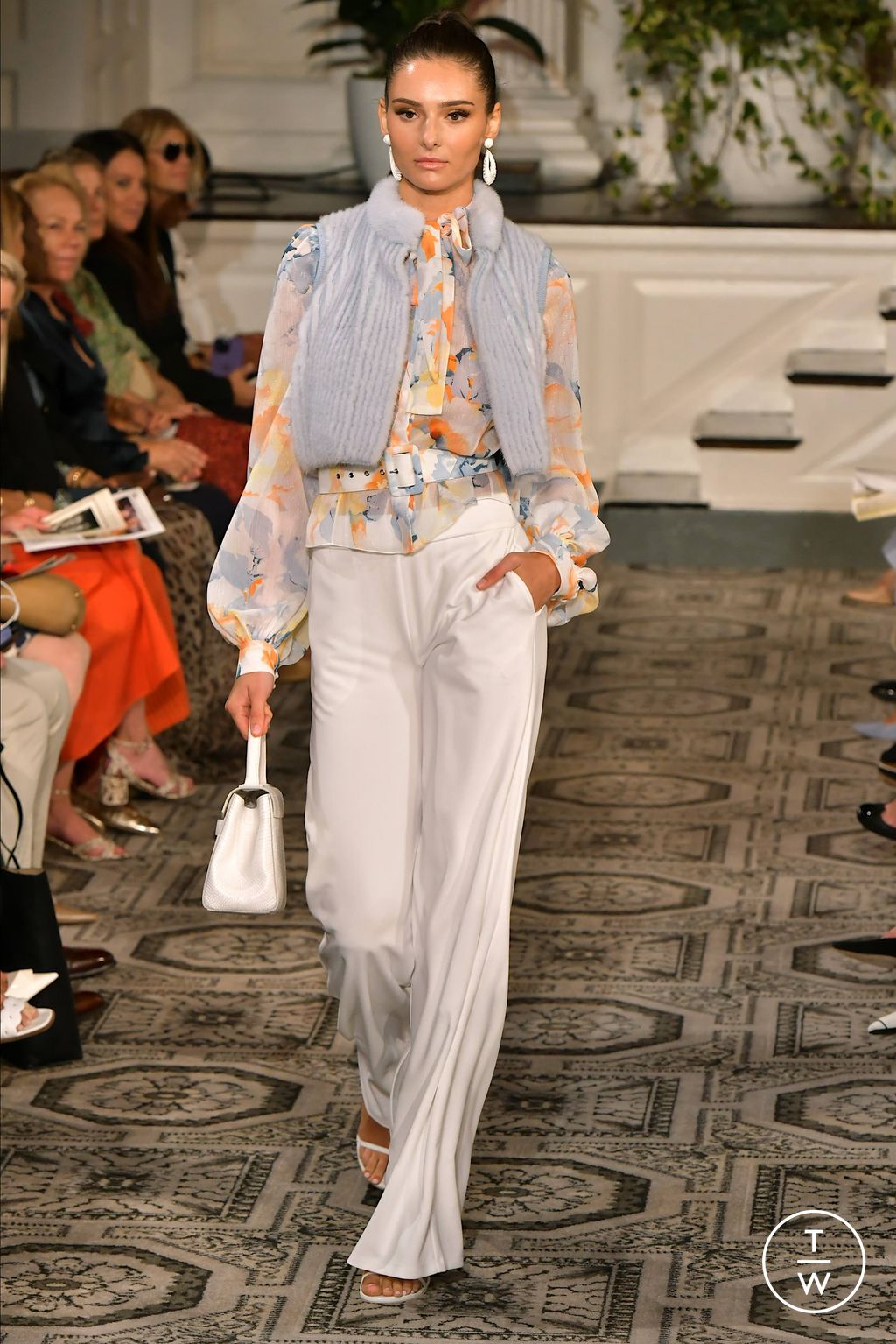 Fashion Week New York Spring/Summer 2024 look 19 from the Dennis Basso collection womenswear