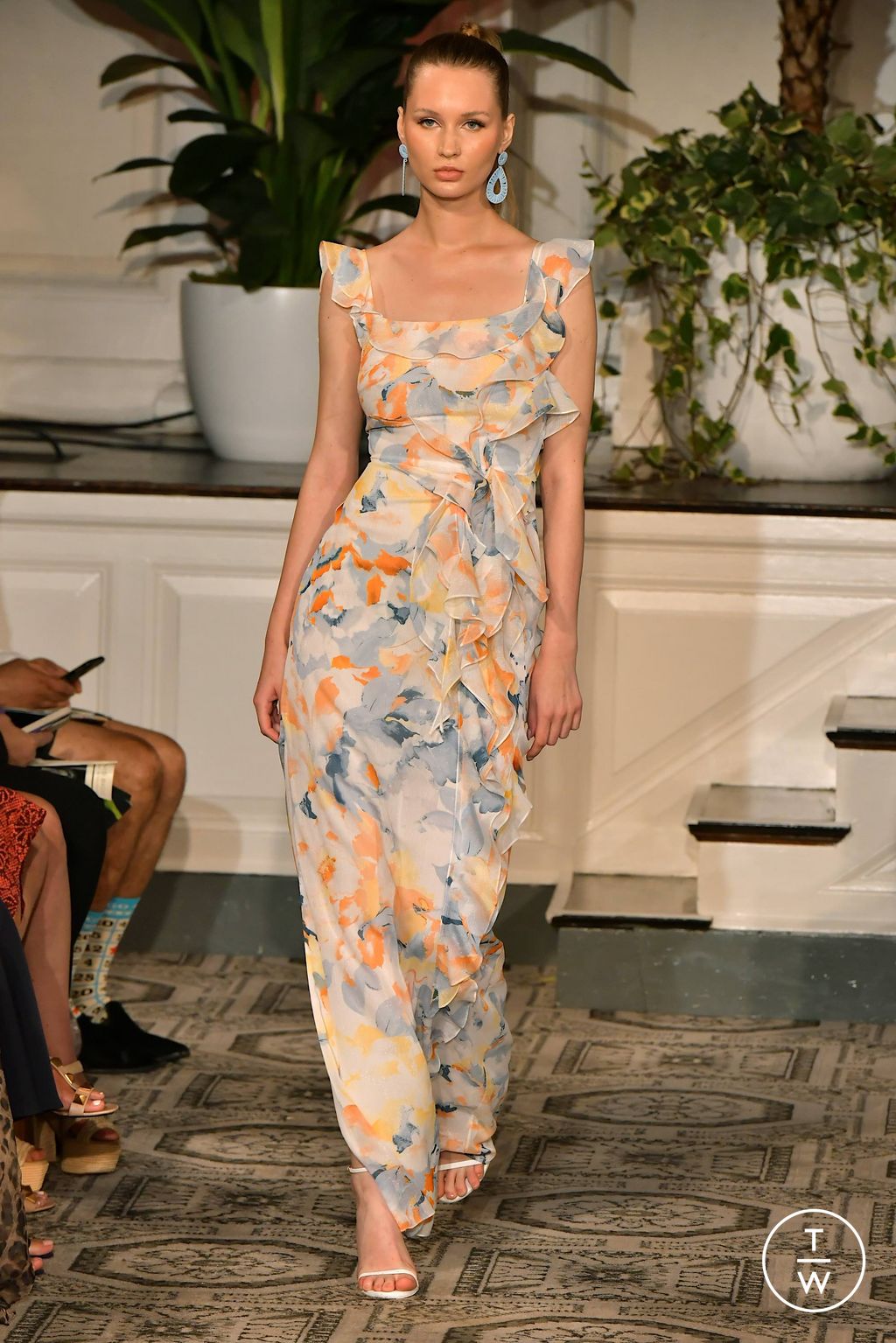 Fashion Week New York Spring/Summer 2024 look 21 de la collection Dennis Basso womenswear