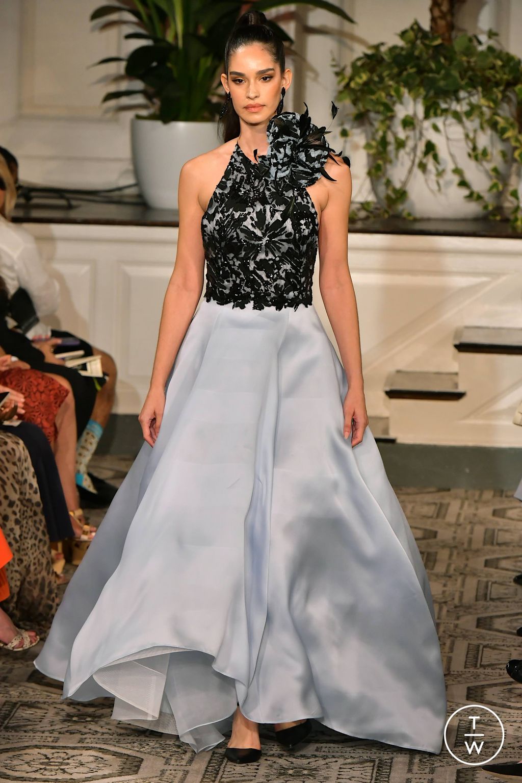 Fashion Week New York Spring/Summer 2024 look 30 de la collection Dennis Basso womenswear