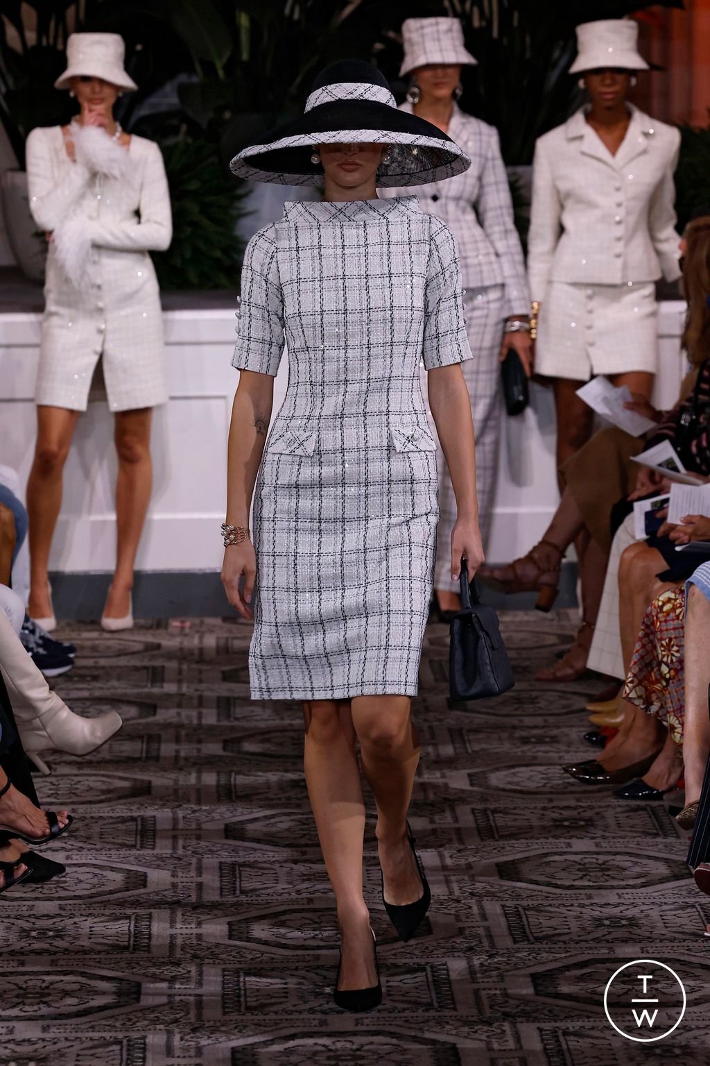 Fashion Week New York Spring-Summer 2025 look 1 from the Dennis Basso collection womenswear