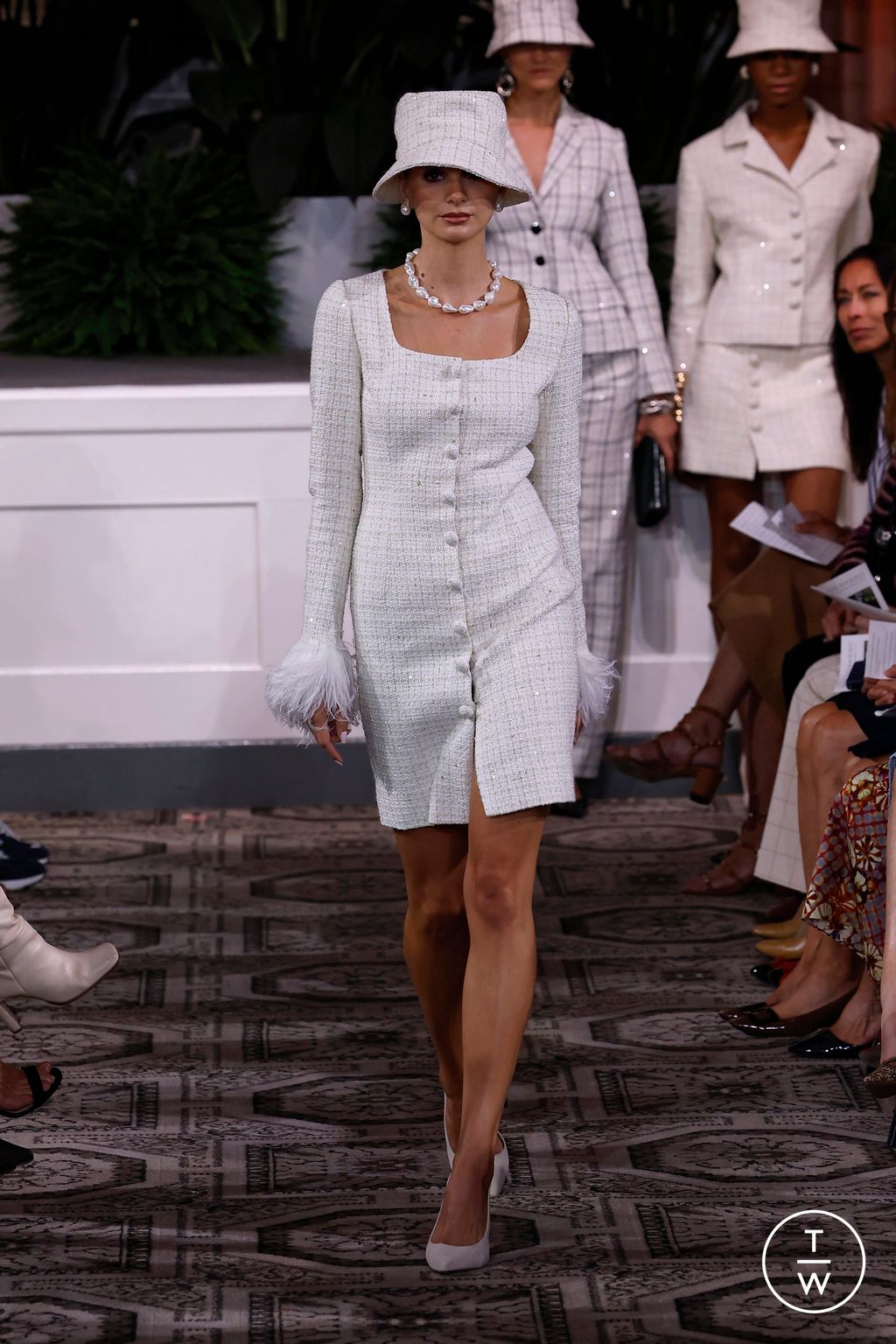 Fashion Week New York Spring/Summer 2025 look 2 from the Dennis Basso collection womenswear