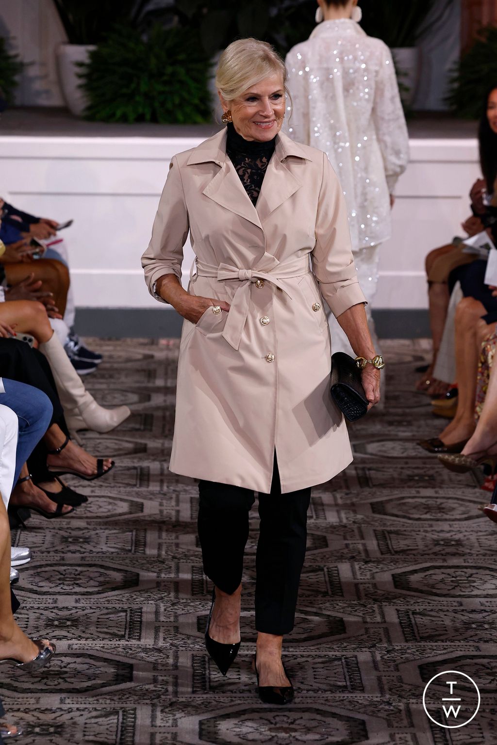 Fashion Week New York Spring/Summer 2025 look 11 from the Dennis Basso collection womenswear