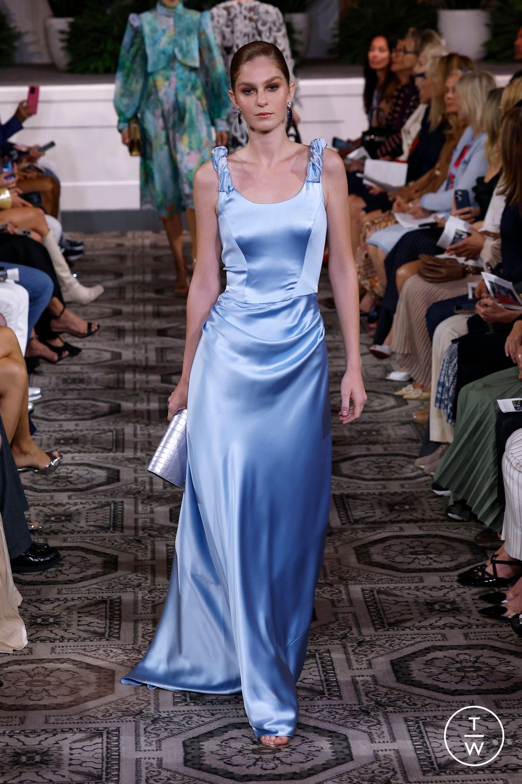 Fashion Week New York Spring/Summer 2025 look 20 from the Dennis Basso collection womenswear