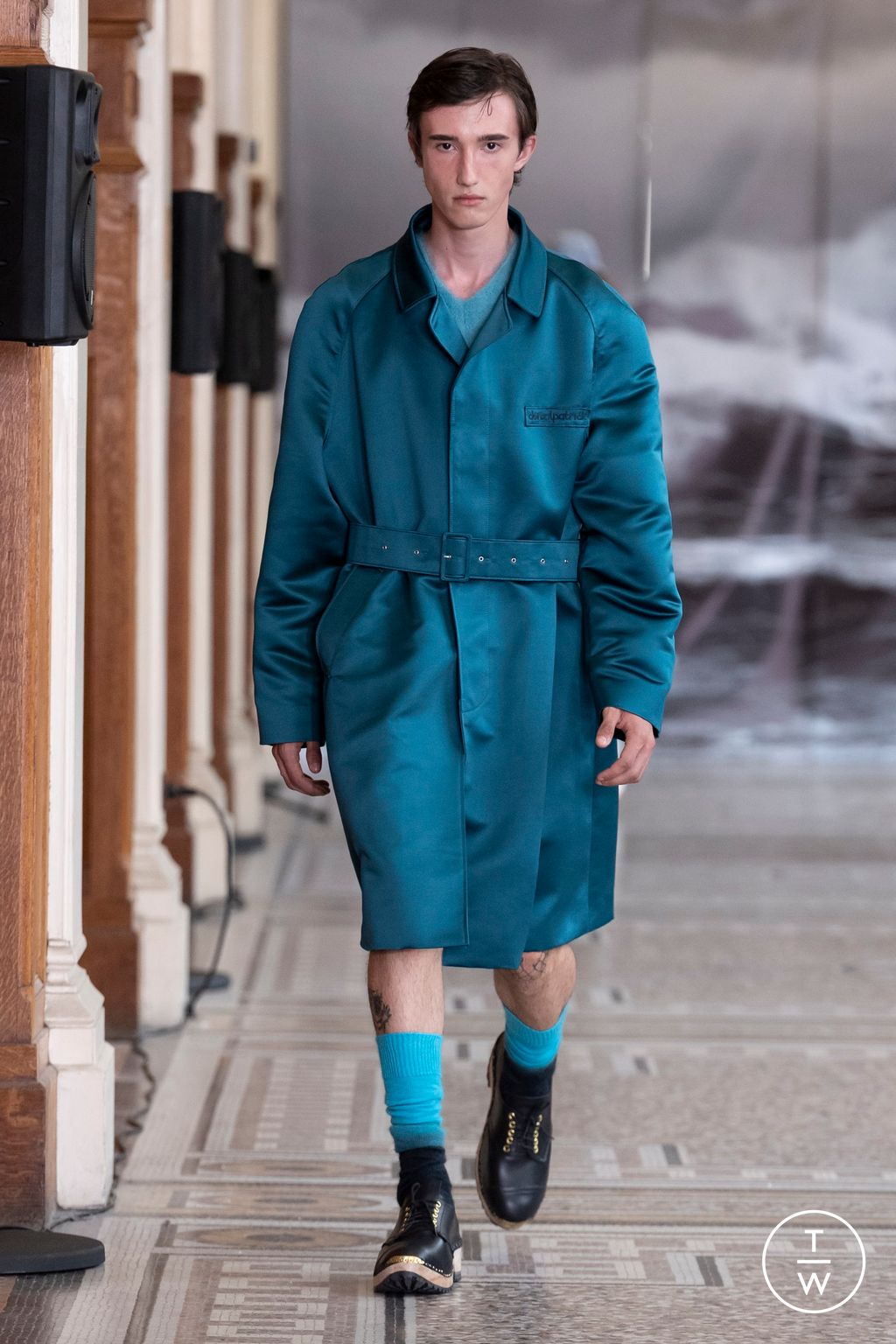 Fashion Week Paris Spring/Summer 2024 look 5 from the Denzil Patrick collection 男装