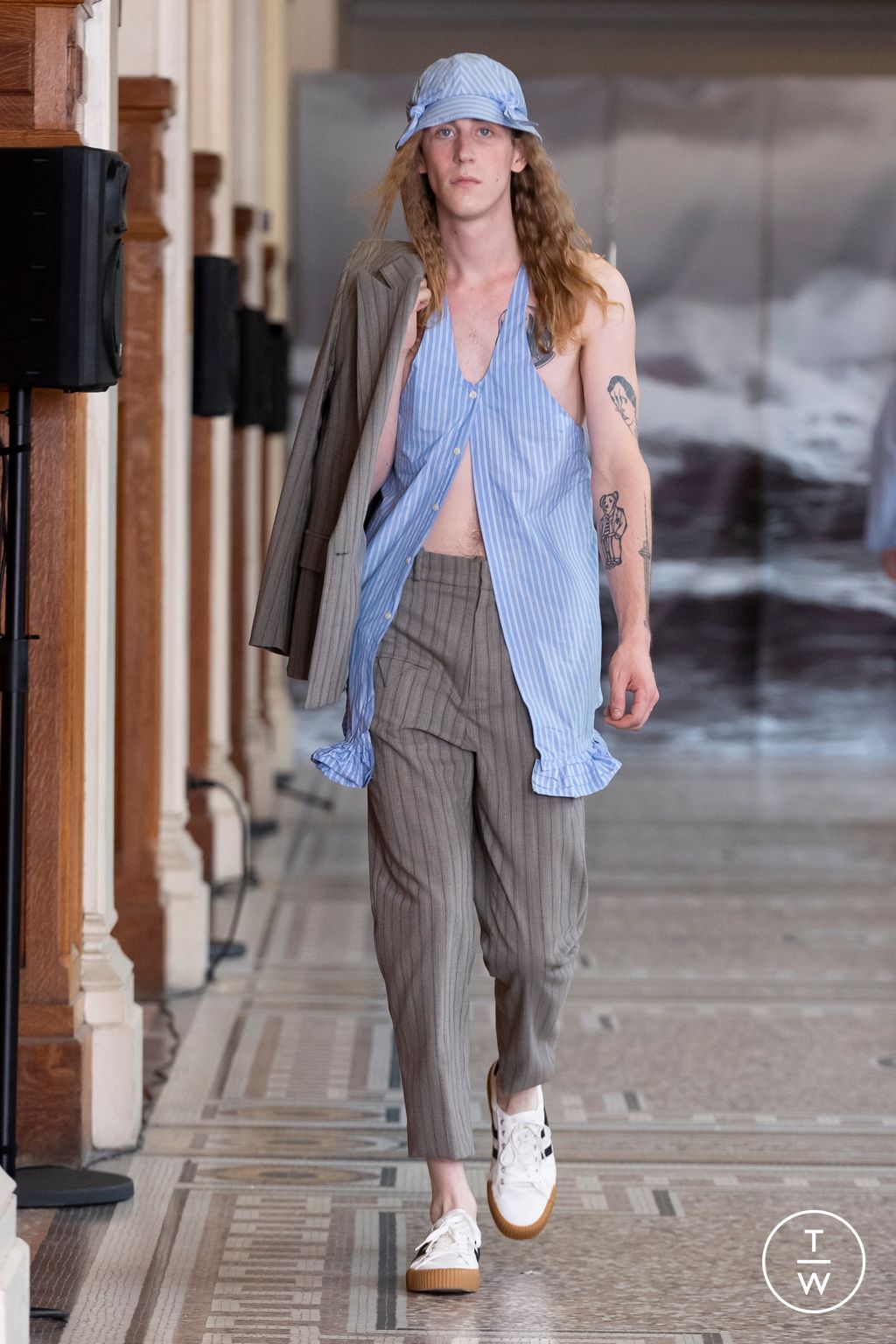 Fashion Week Paris Spring/Summer 2024 look 6 from the Denzil Patrick collection 男装