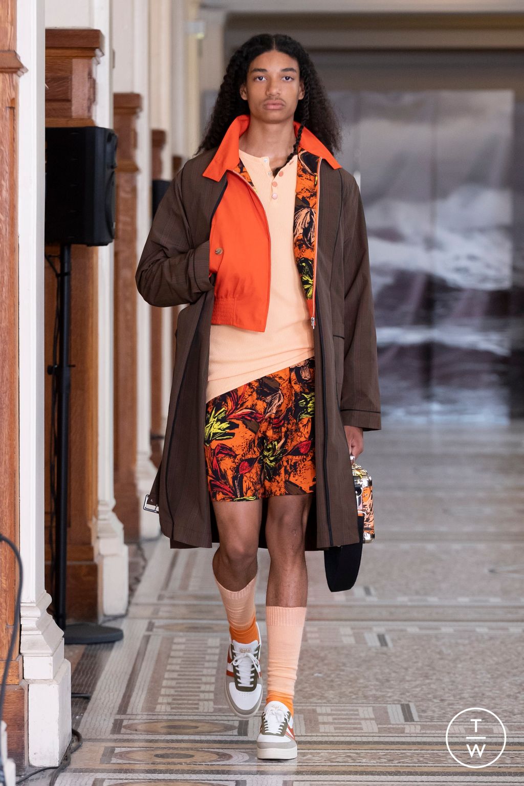 Fashion Week Paris Spring/Summer 2024 look 24 from the Denzil Patrick collection 男装