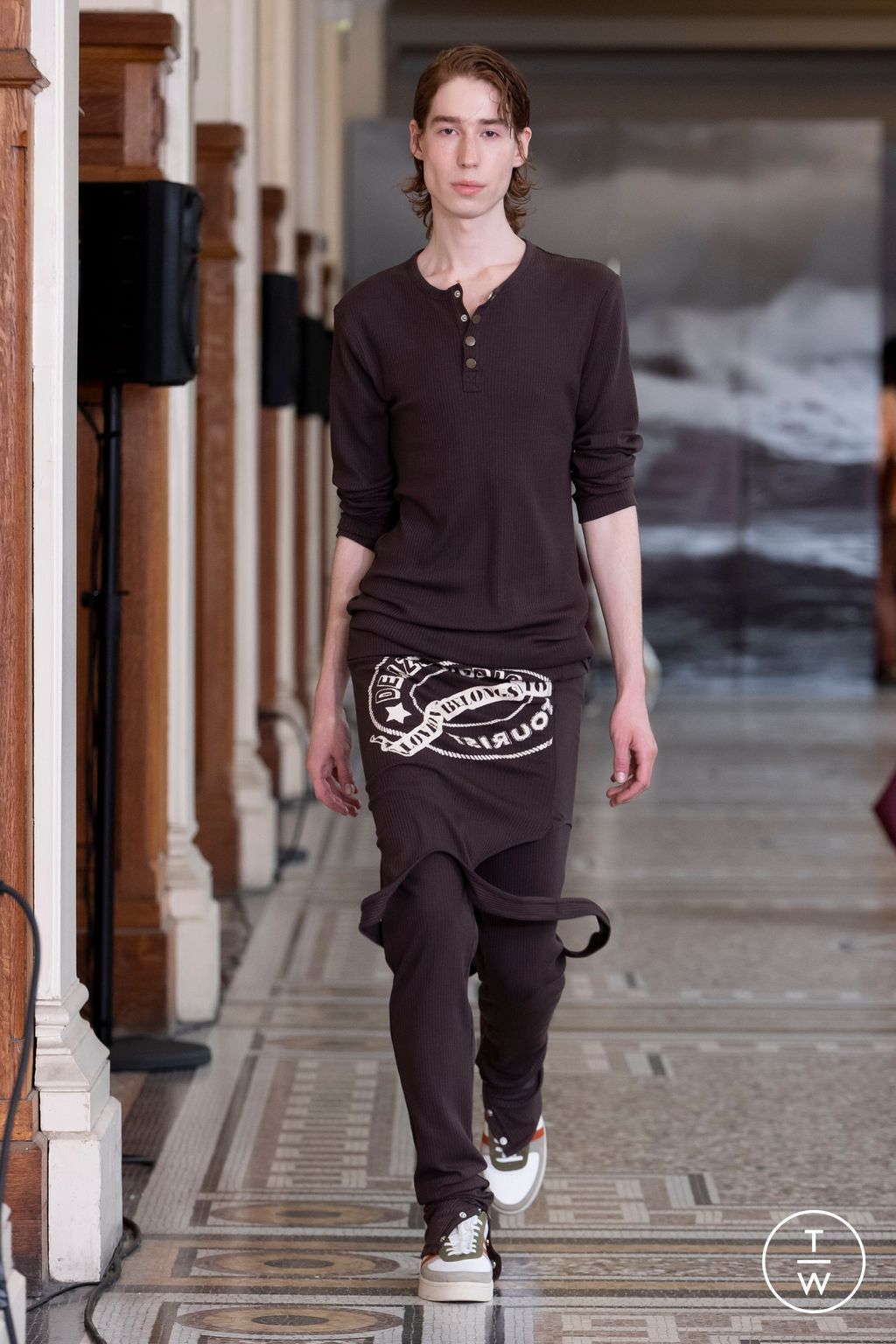 Fashion Week Paris Spring/Summer 2024 look 30 from the Denzil Patrick collection 男装
