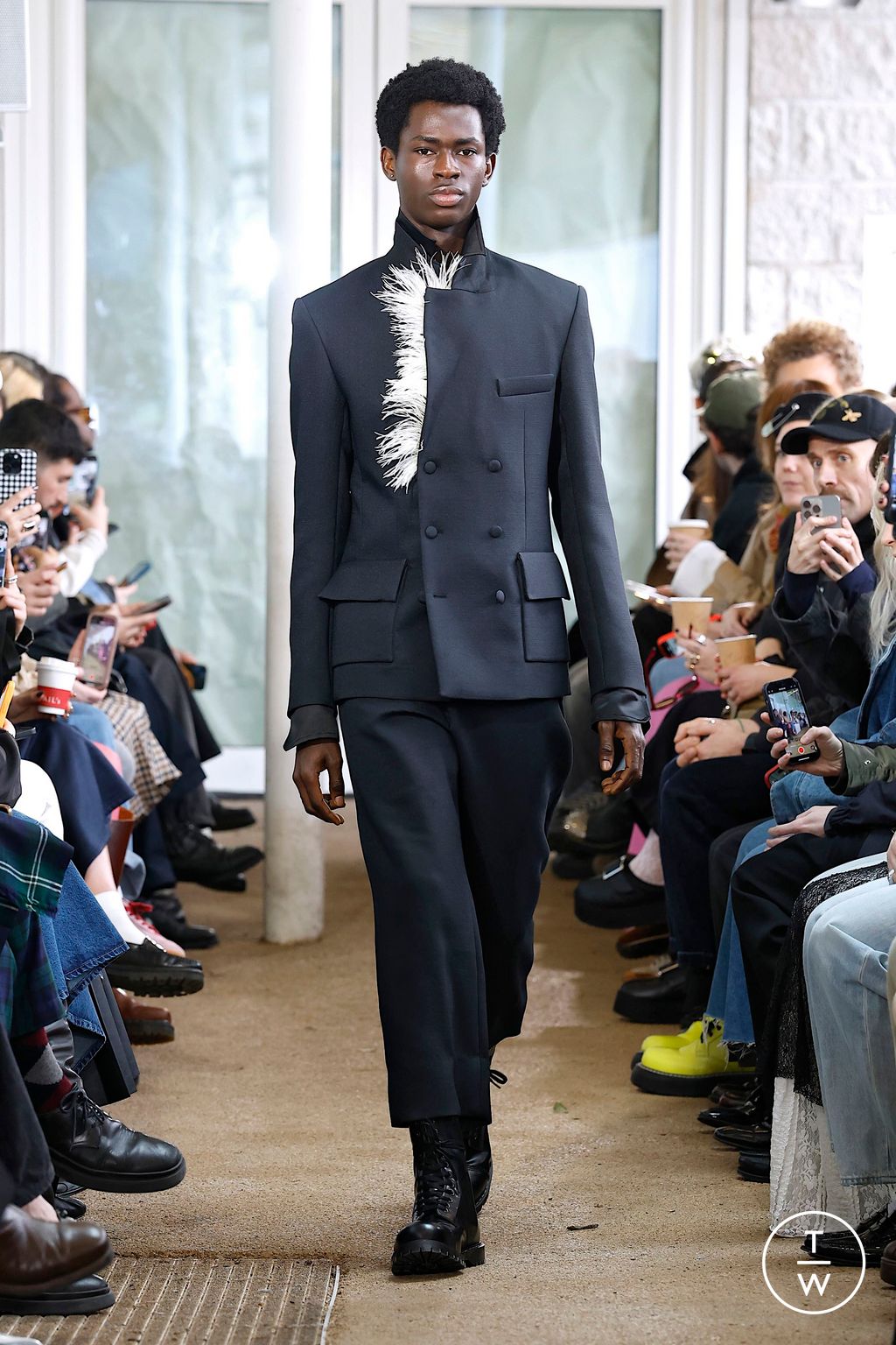 Fashion Week London Fall/Winter 2025 look 8 de la collection Denzil Patrick menswear