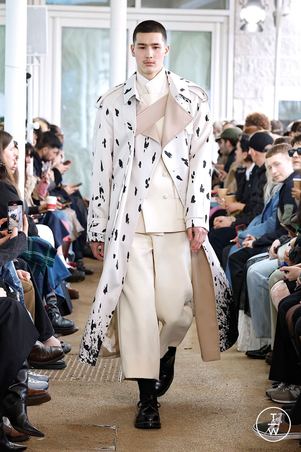 Fashion Week London Fall/Winter 2025 look 9 from the Denzil Patrick collection menswear