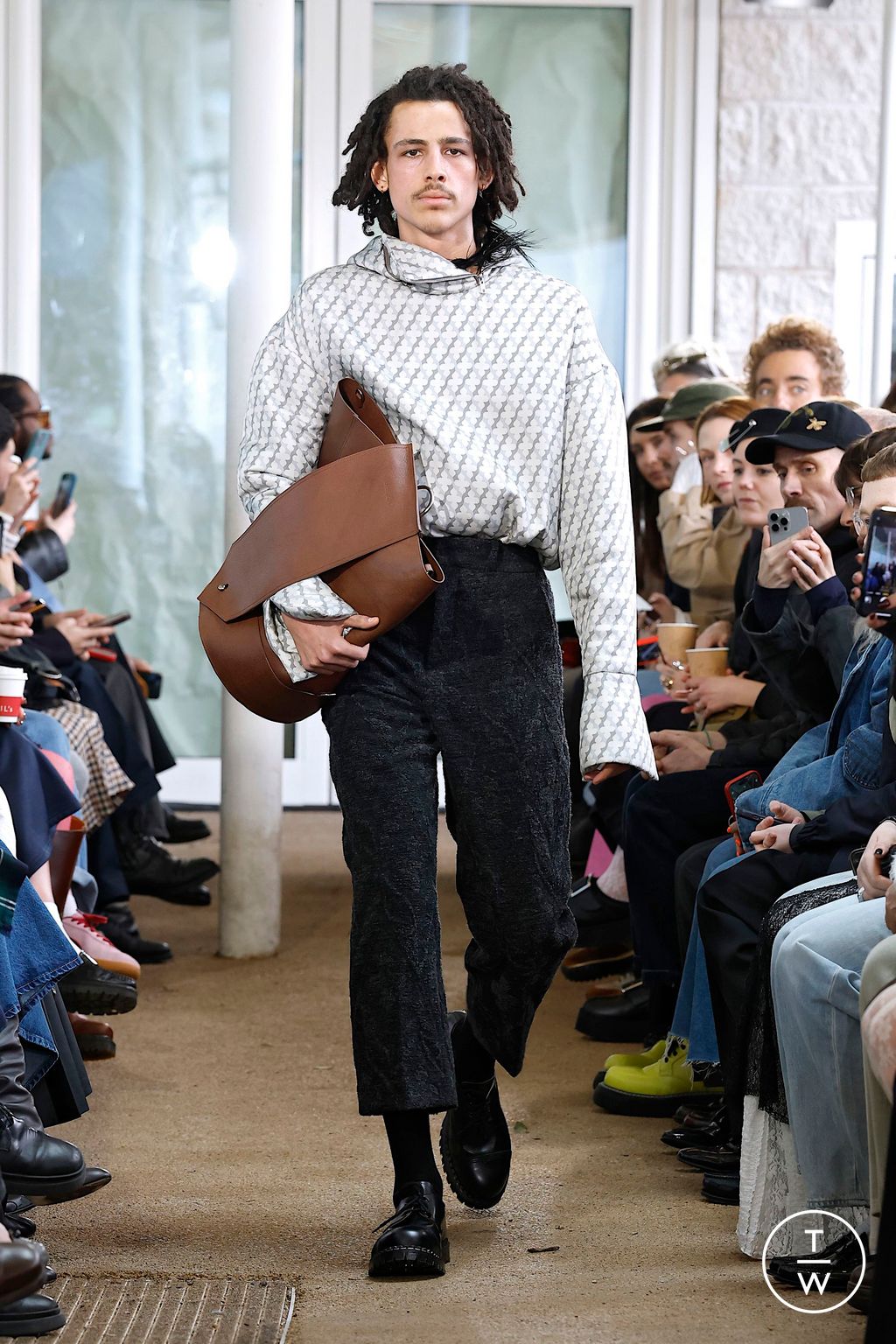 Fashion Week London Fall/Winter 2025 look 10 from the Denzil Patrick collection menswear