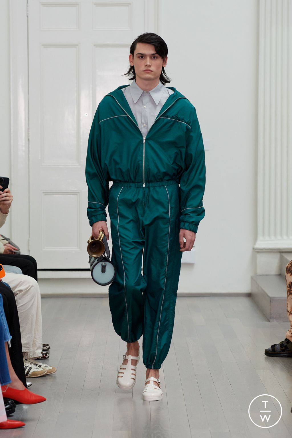 Fashion Week London Spring-Summer 2025 look 3 de la collection Denzil Patrick menswear