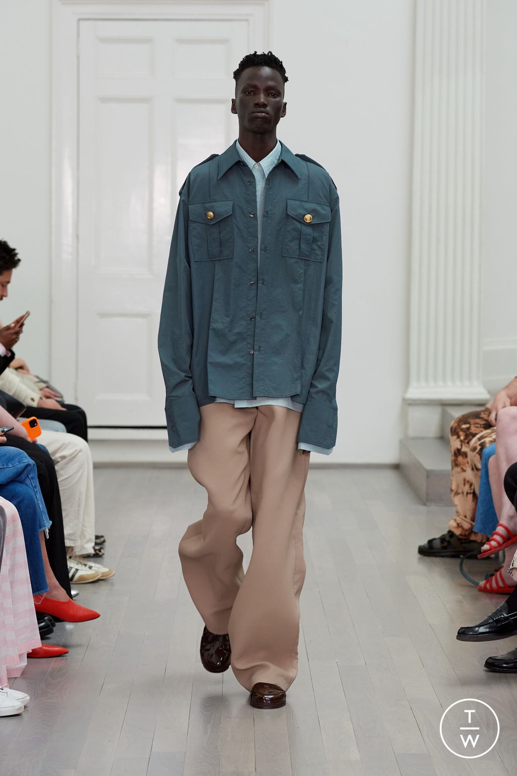 Fashion Week London Spring-Summer 2025 look 5 from the Denzil Patrick collection 男装