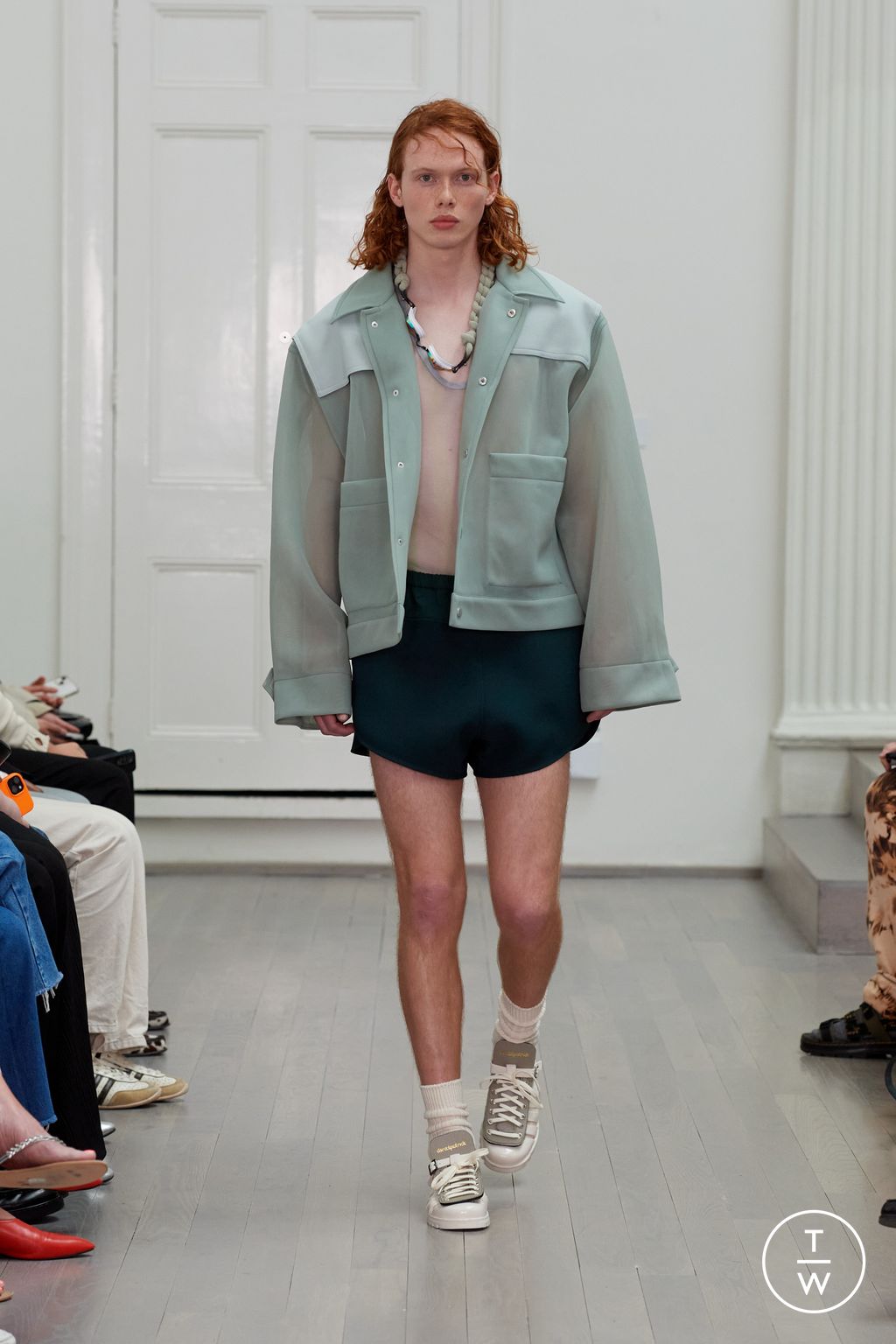 Fashion Week London Spring-Summer 2025 look 9 de la collection Denzil Patrick menswear