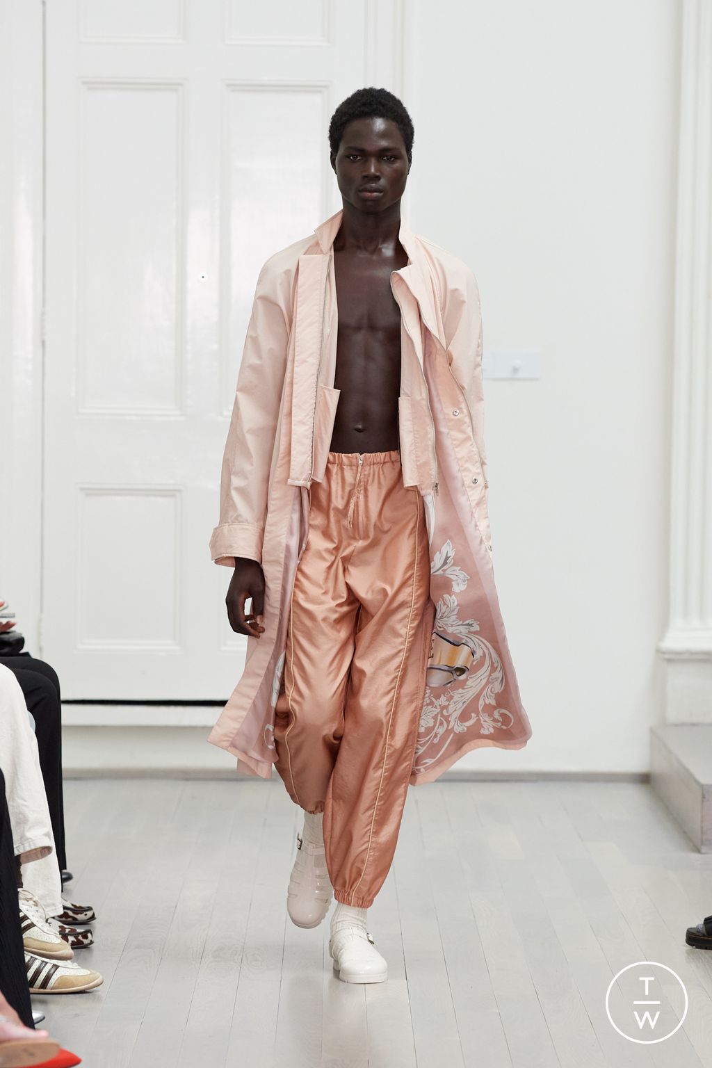 Fashion Week London Spring-Summer 2025 look 19 from the Denzil Patrick collection menswear