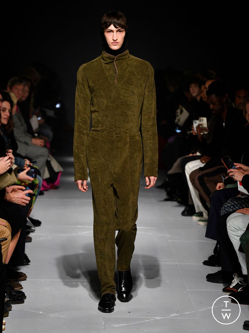 Fashion Week London Fall/Winter 2024 look 2 from the DERRICK collection 女装