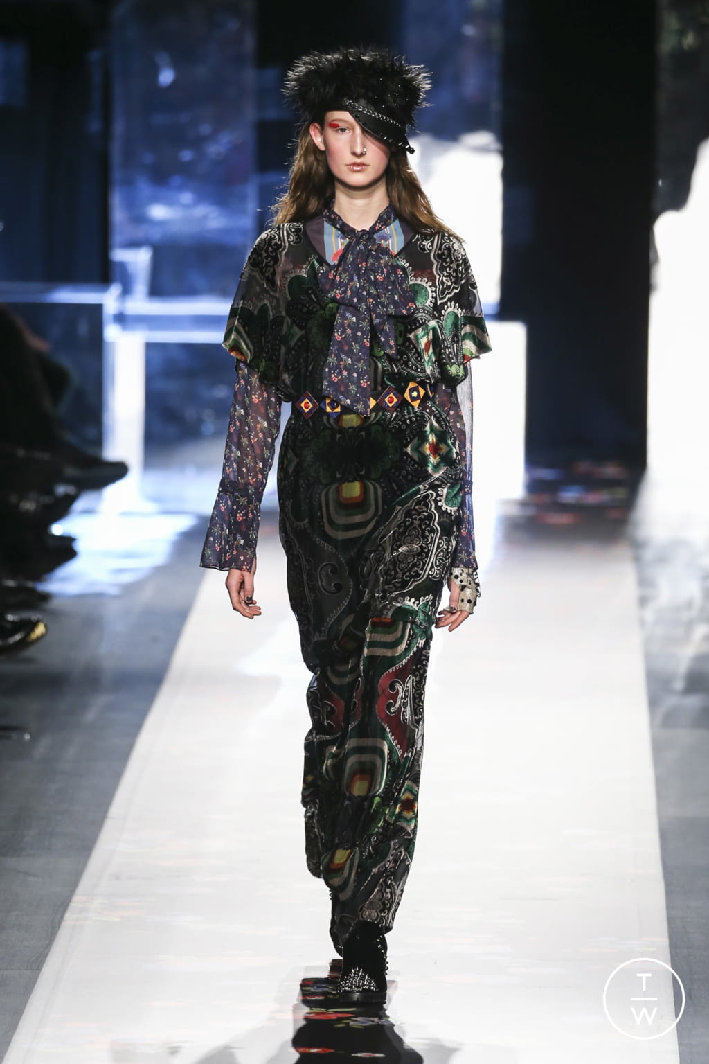 Fashion Week New York Fall/Winter 2017 look 49 from the Desigual collection 女装