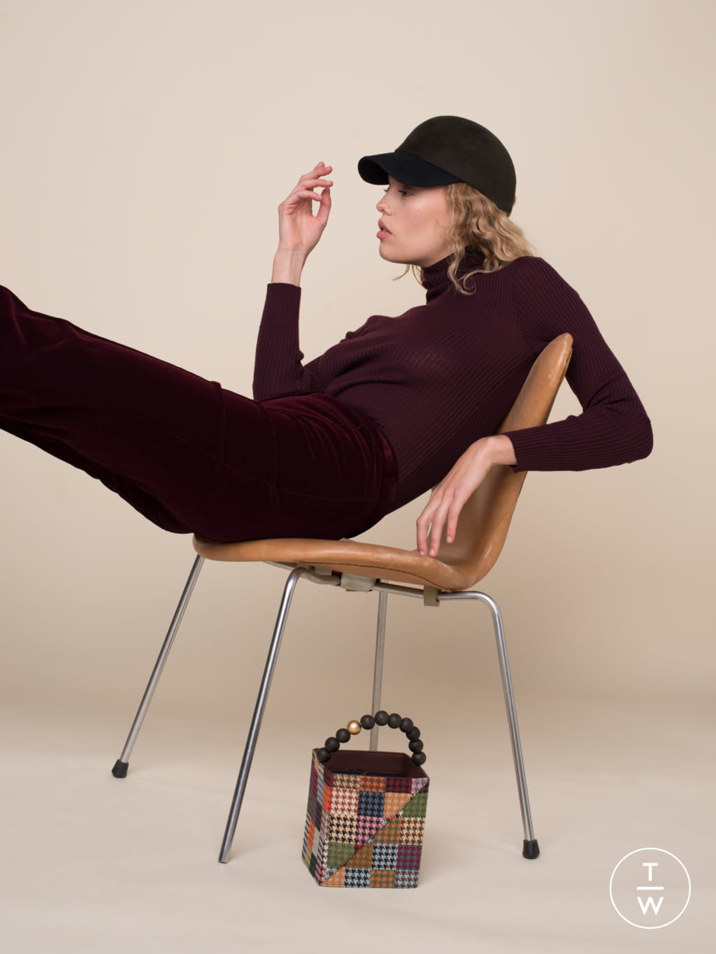 Fashion Week Paris Fall/Winter 2019 look 25 from the D’ESTRËE collection womenswear accessories