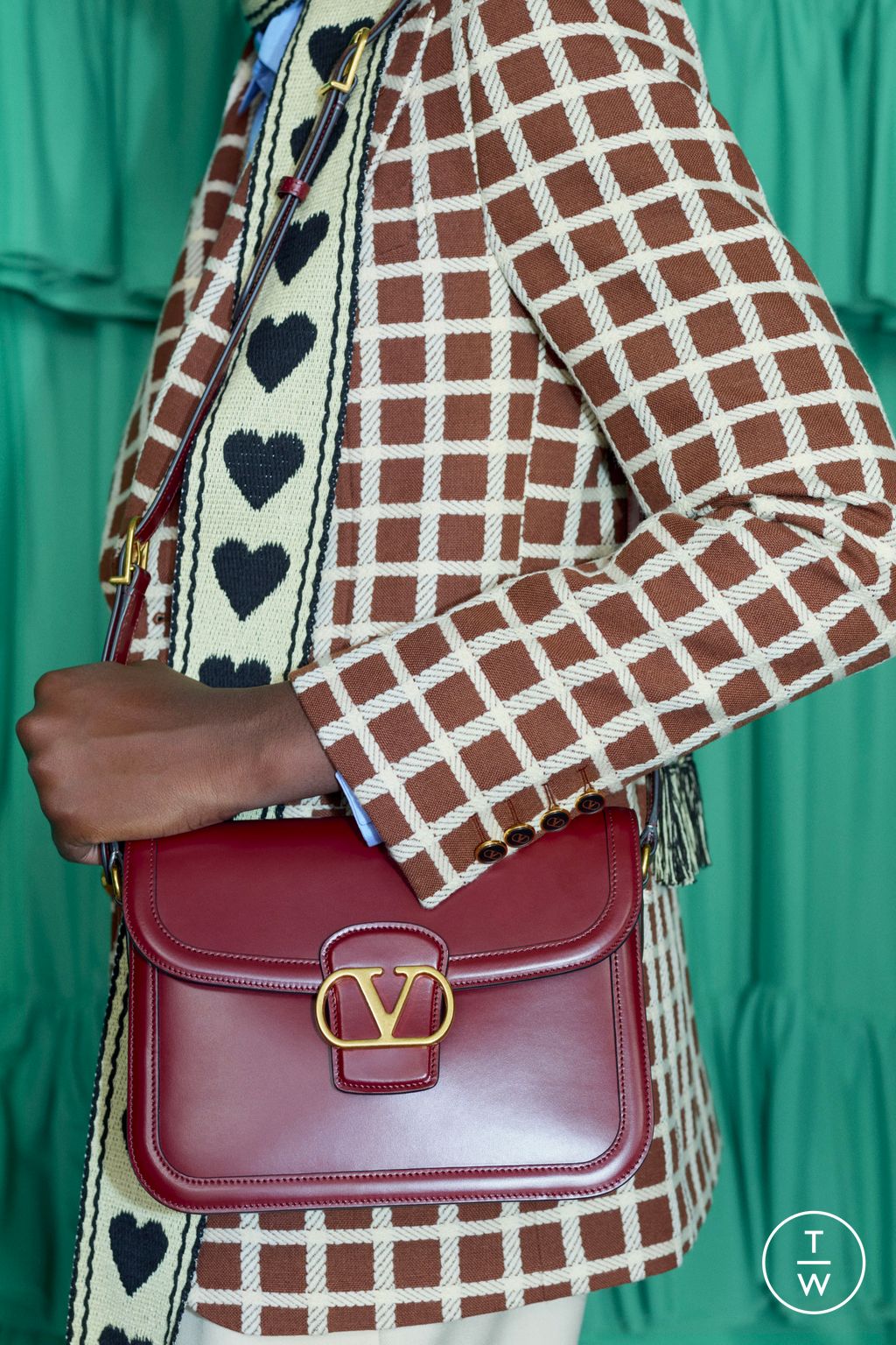 Fashion Week Paris Pre-Fall 2025 look 187 from the Valentino collection womenswear