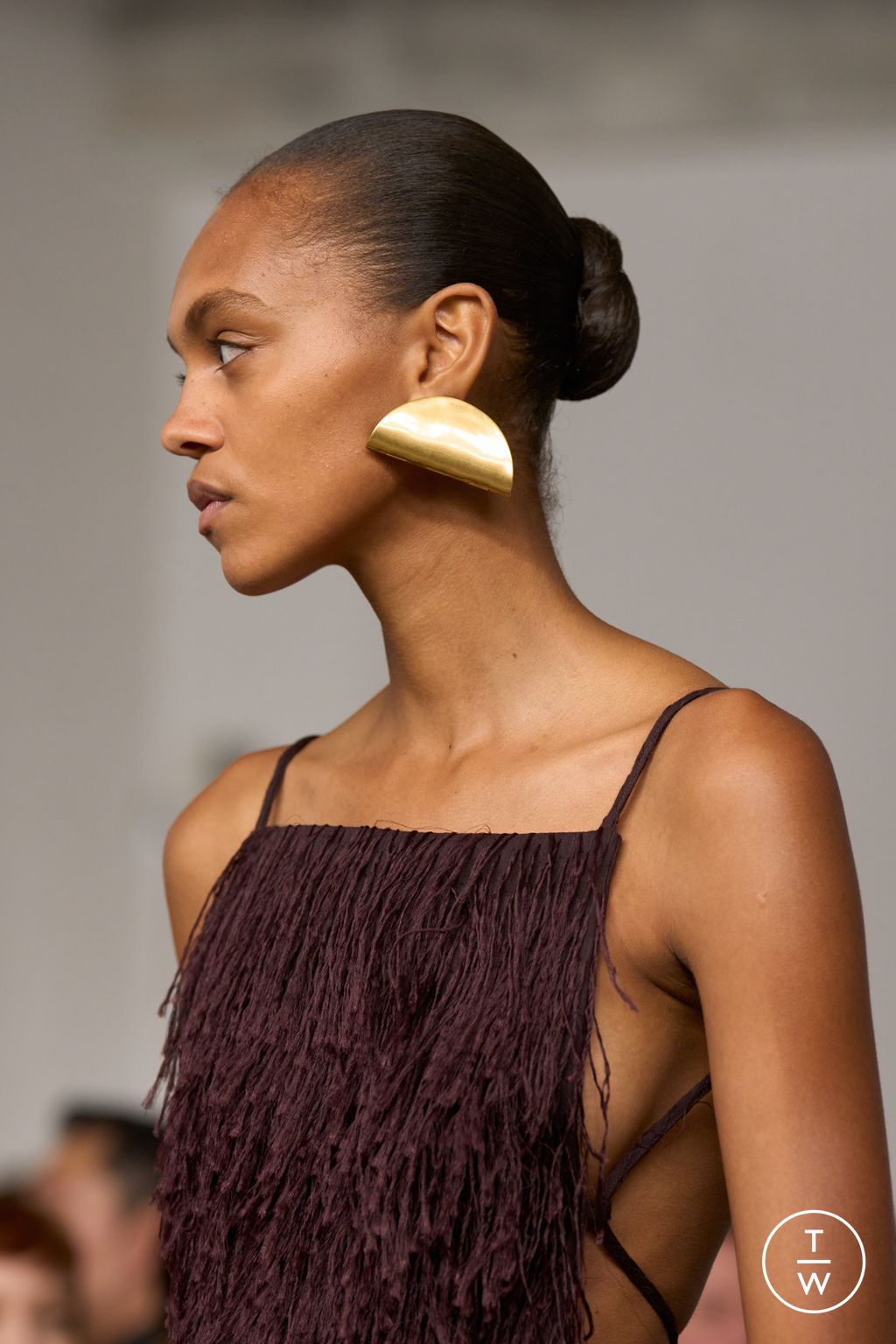 Fashion Week New York Spring/Summer 2026 look 2 from the Calvin Klein Collection collection womenswear accessories
