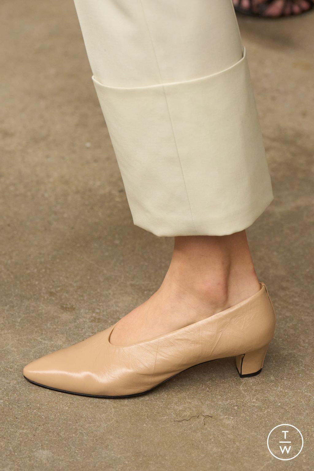 Fashion Week New York Spring/Summer 2026 look 18 de la collection Calvin Klein Collection womenswear accessories