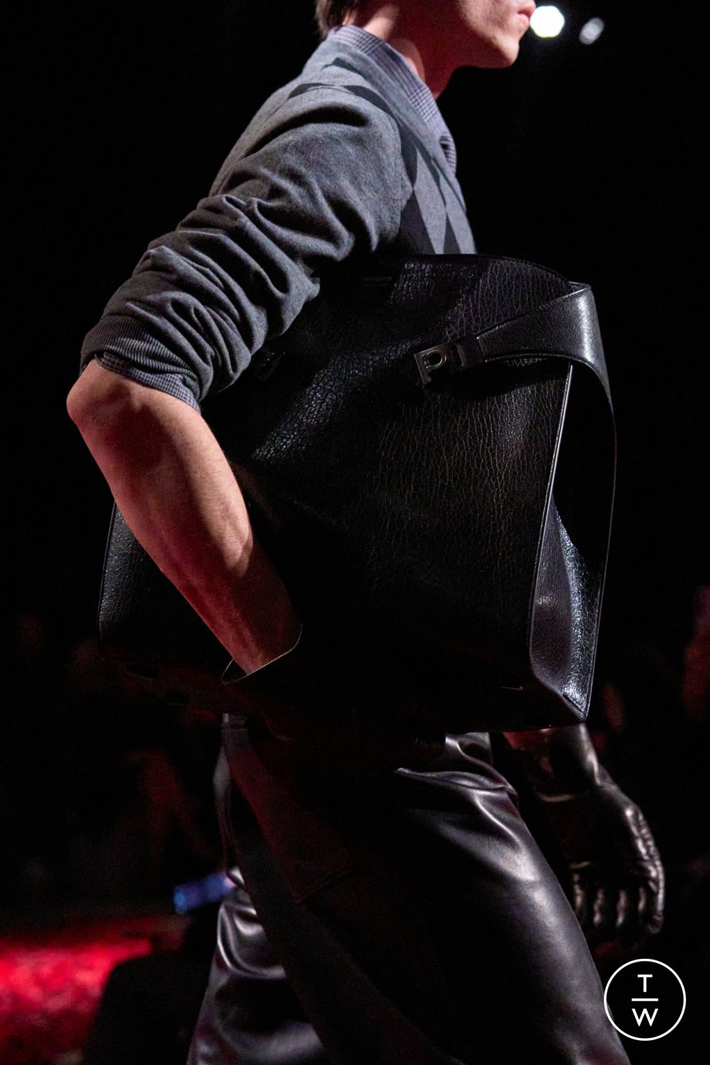 Fashion Week Milan Fall/Winter 2025 look 3 from the Ferragamo collection womenswear accessories