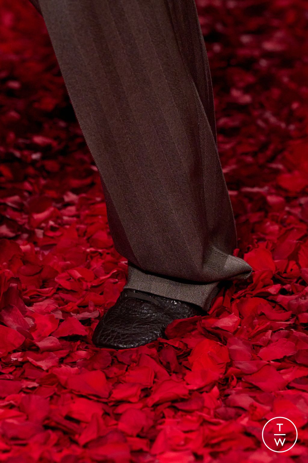 Fashion Week Milan Fall/Winter 2025 look 5 from the Ferragamo collection womenswear accessories