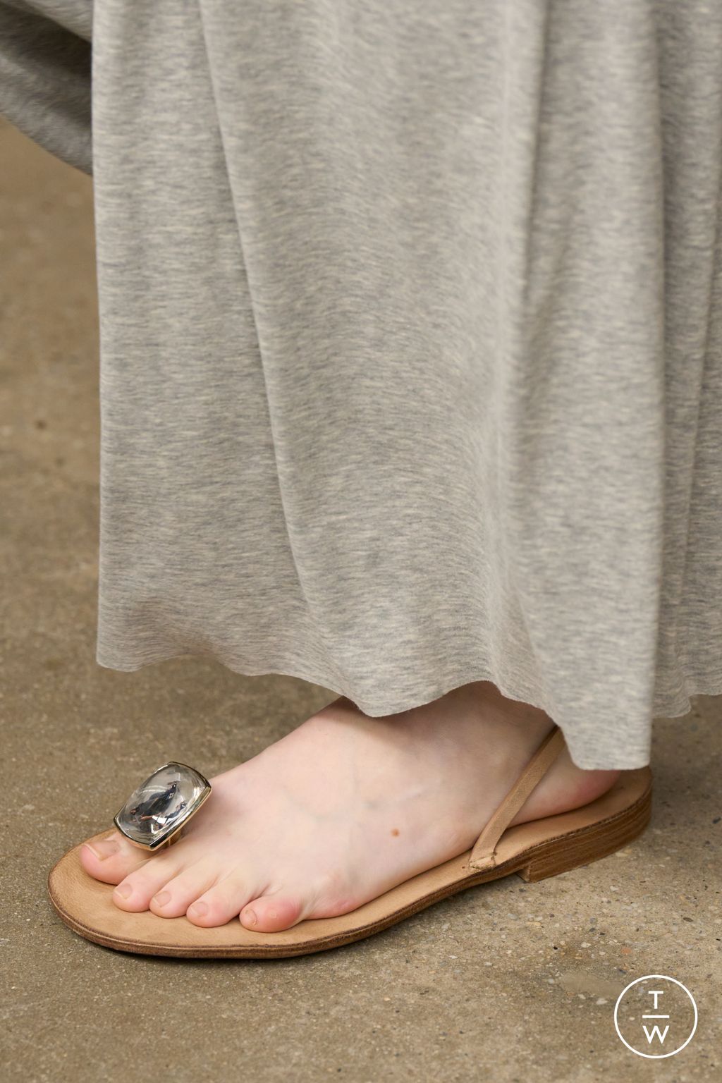 Fashion Week New York Spring/Summer 2026 look 35 from the Calvin Klein Collection collection womenswear accessories