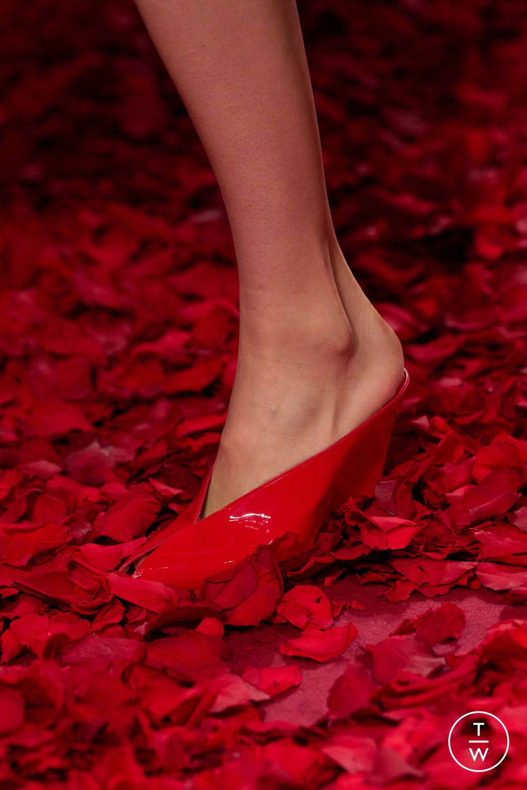 Fashion Week Milan Fall/Winter 2025 look 12 from the Ferragamo collection womenswear accessories