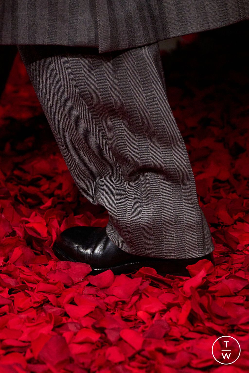 Fashion Week Milan Fall/Winter 2025 look 20 from the Ferragamo collection womenswear accessories