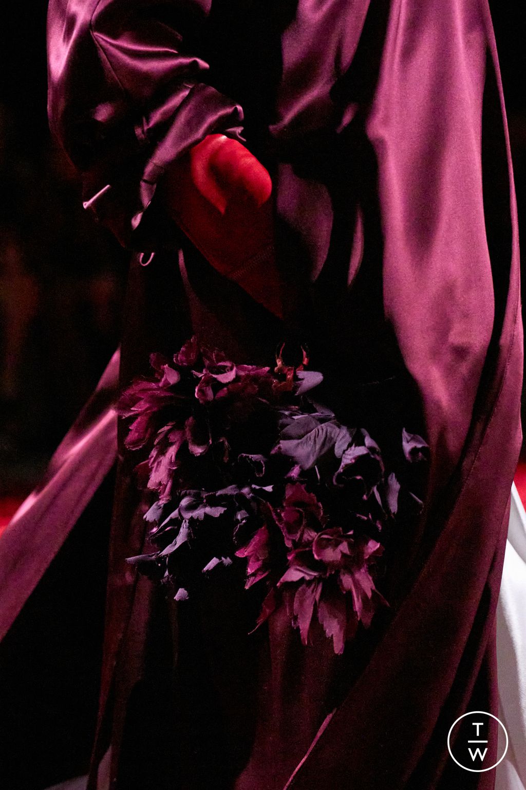 Fashion Week Milan Fall/Winter 2025 look 21 from the Ferragamo collection womenswear accessories