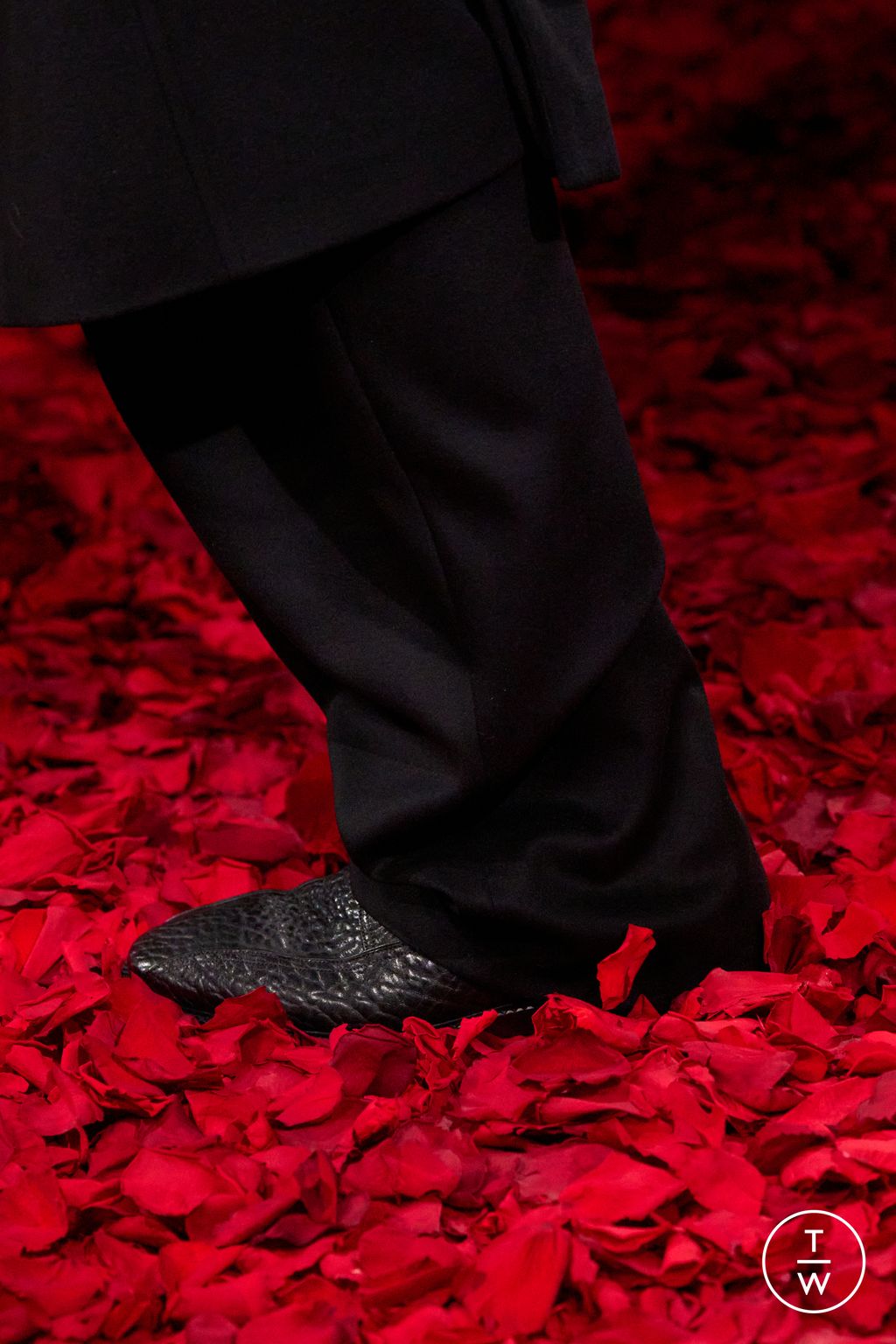 Fashion Week Milan Fall/Winter 2025 look 24 from the Ferragamo collection womenswear accessories