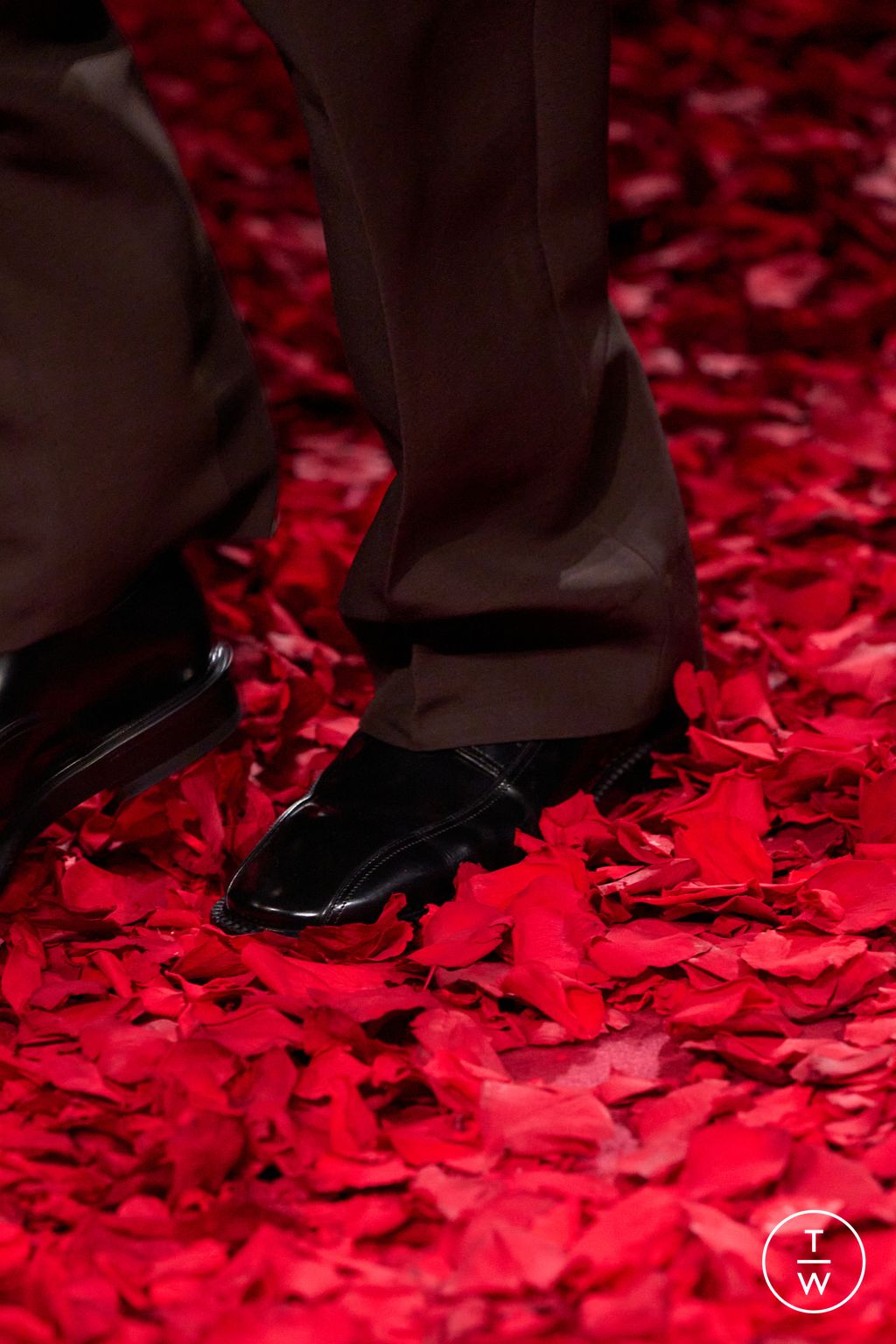 Fashion Week Milan Fall/Winter 2025 look 28 from the Ferragamo collection womenswear accessories