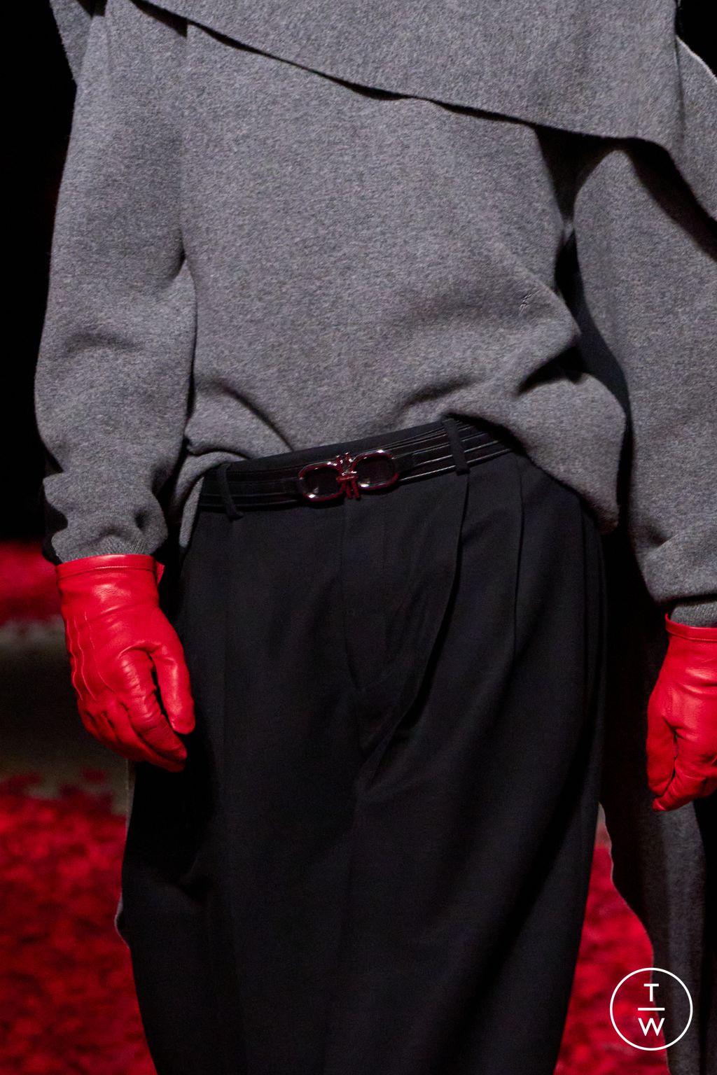 Fashion Week Milan Fall/Winter 2025 look 29 from the Ferragamo collection 女装配饰