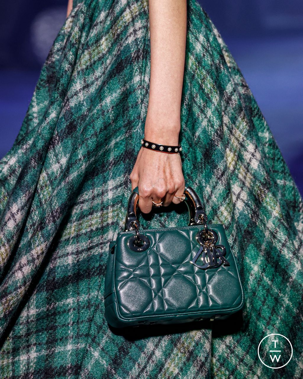 Fashion Week Paris Fall/Winter 2023 look 3 de la collection Christian Dior womenswear accessories