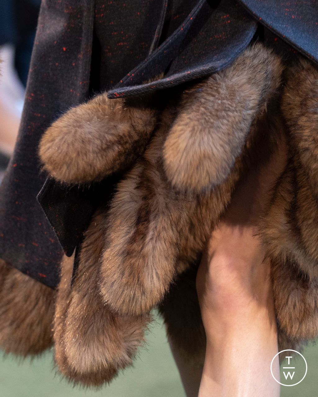 Fashion Week Paris Fall/Winter 2025 look 5 de la collection Rabanne womenswear accessories