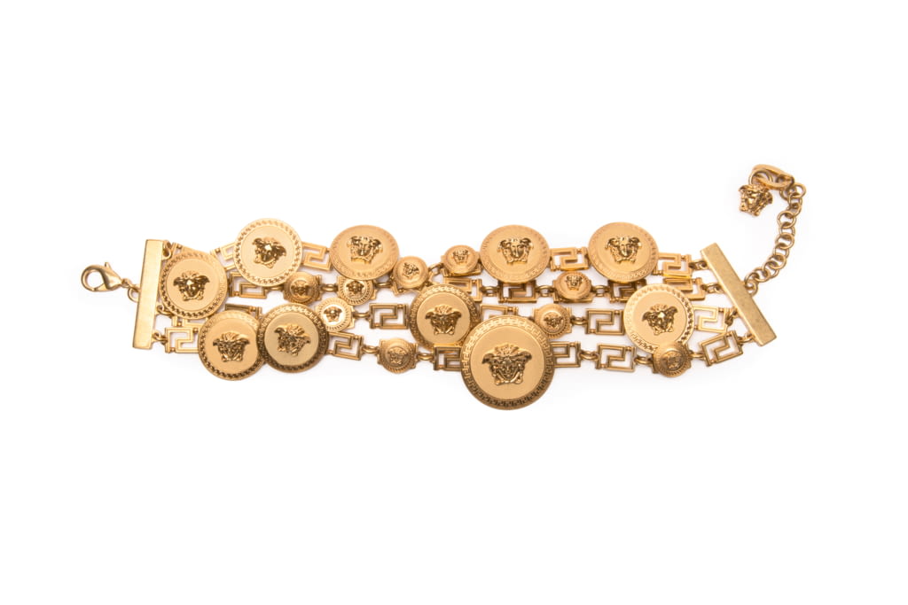 Fashion Week Milan Spring/Summer 2018 look 63 from the Versace collection 女装配饰