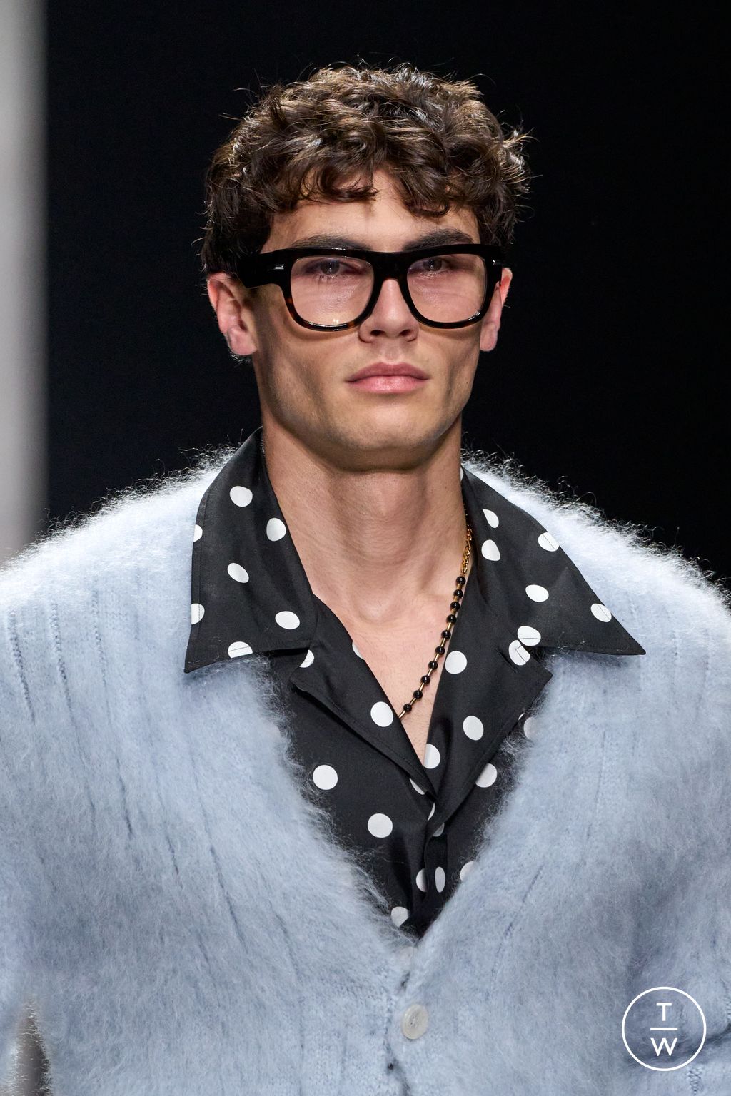Fashion Week Milan Fall/Winter 2026 look 2 from the Dolce & Gabbana collection menswear accessories